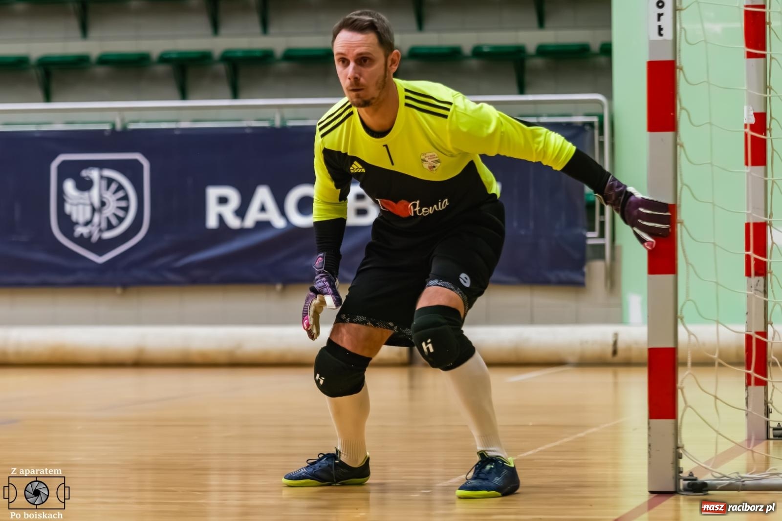 Zdjęcie w galerii na portalu naszraciborz.pl: Futsalowe dreszczowce w hali przy Łąkowej [FOTO] wiadomości z regionu