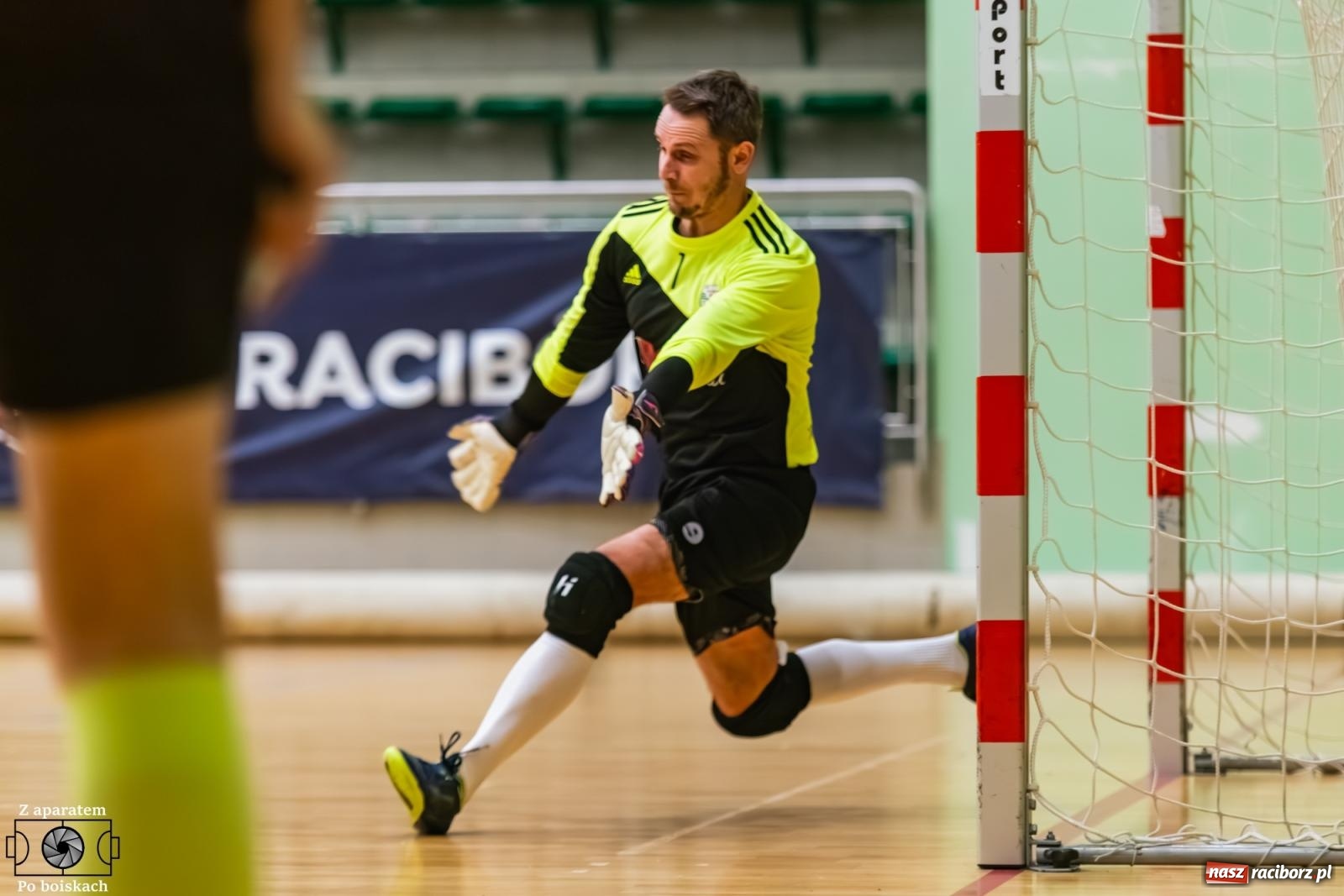 Zdjęcie w galerii na portalu naszraciborz.pl: Futsalowe dreszczowce w hali przy Łąkowej [FOTO] wiadomości z regionu