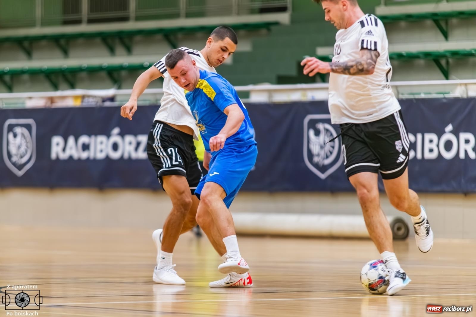 Zdjęcie w galerii na portalu naszraciborz.pl: Futsalowe dreszczowce w hali przy Łąkowej [FOTO] wiadomości z regionu