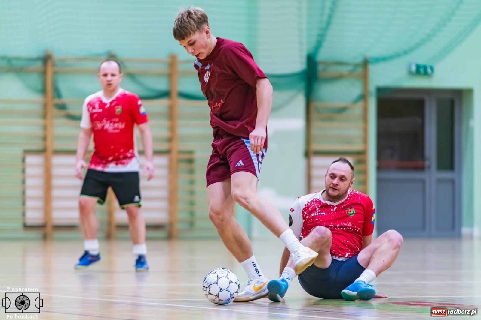 Zdjęcie w galerii na portalu naszraciborz.pl: Futsalowe dreszczowce w hali przy Łąkowej [FOTO] wiadomości z regionu