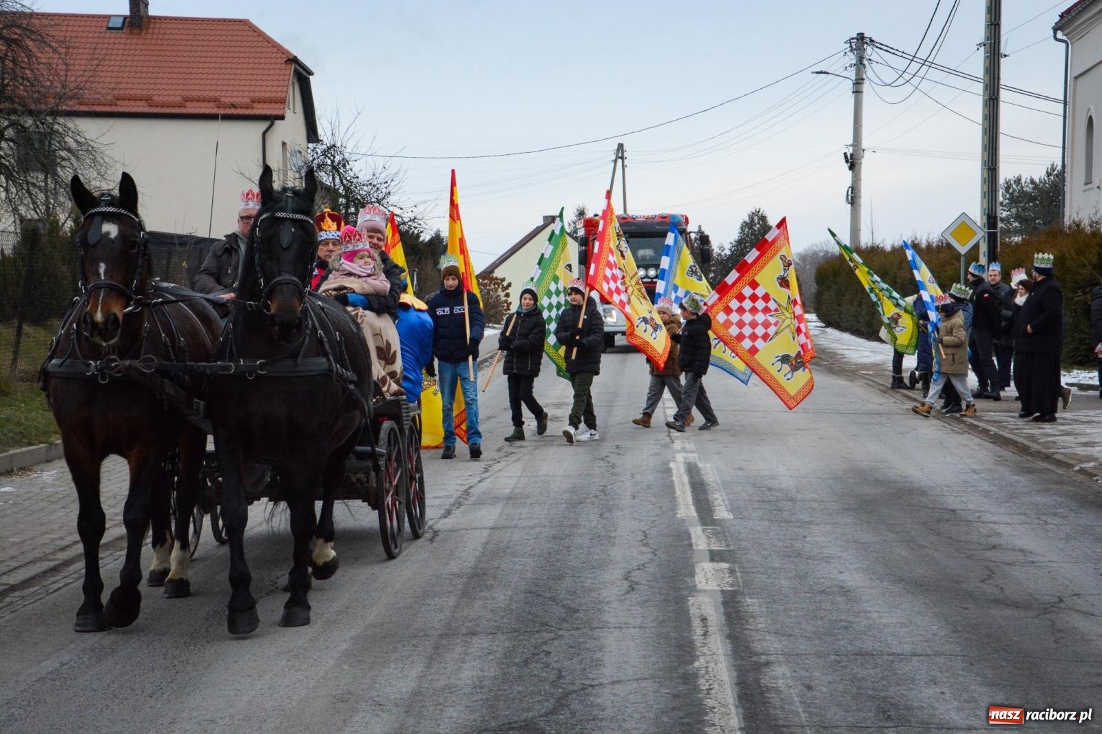 Zdjęcie w galerii na portalu naszraciborz.pl: Krzanowice dołączyły do Orszaków Trzech Króli w powiecie raciborskim [FOTO i WIDEO] wiadomości z regionu