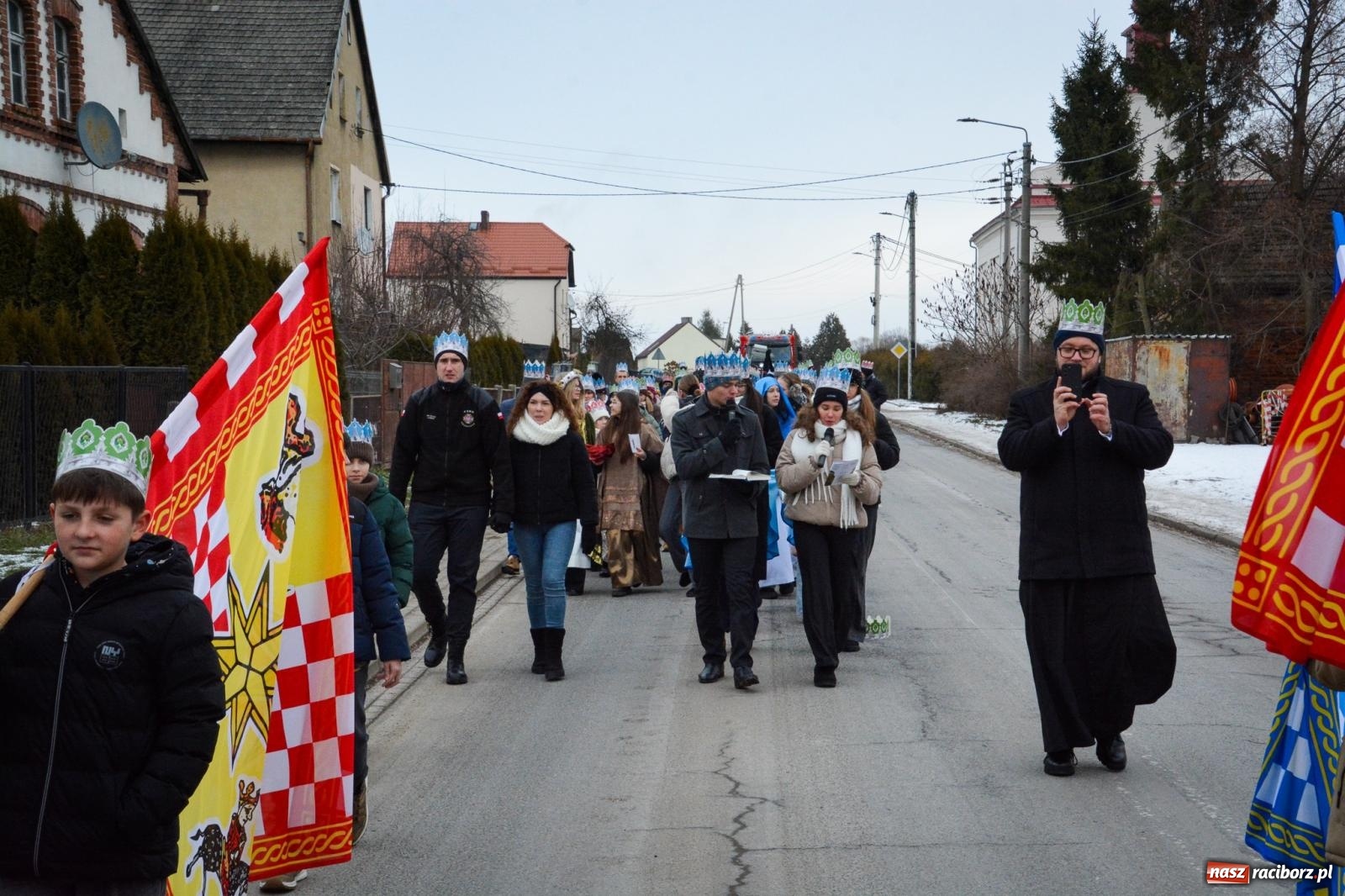 Zdjęcie w galerii na portalu naszraciborz.pl: Krzanowice dołączyły do Orszaków Trzech Króli w powiecie raciborskim [FOTO i WIDEO] wiadomości z regionu