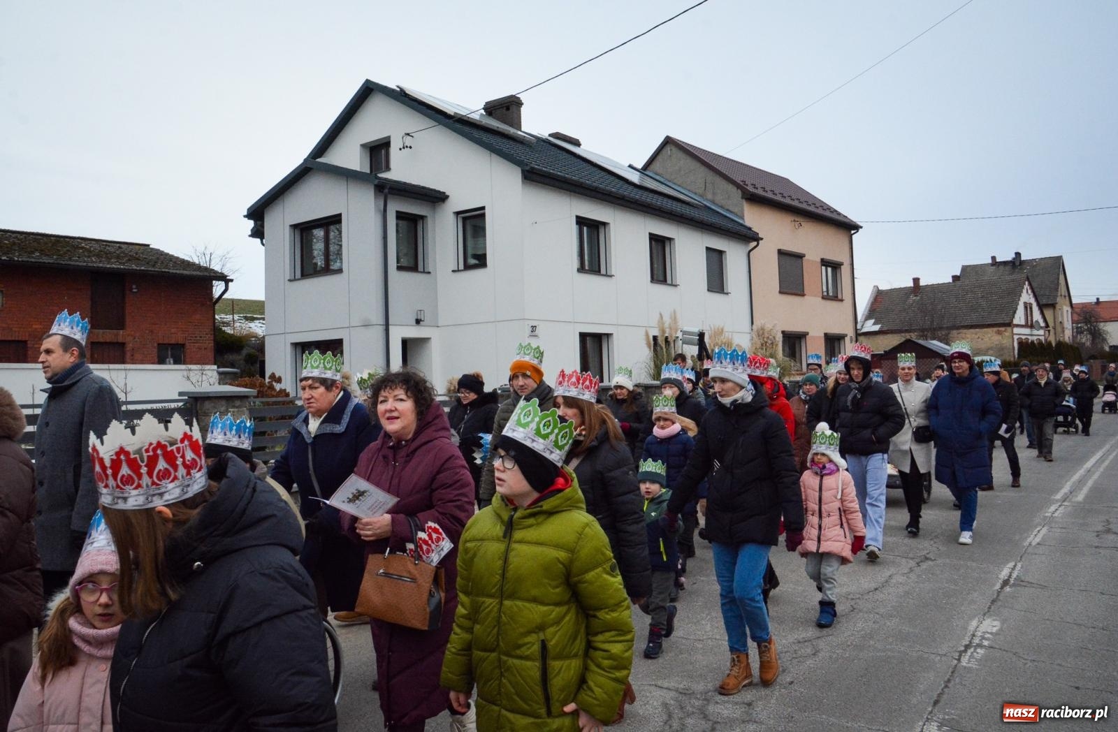 Zdjęcie w galerii na portalu naszraciborz.pl: Krzanowice dołączyły do Orszaków Trzech Króli w powiecie raciborskim [FOTO i WIDEO] wiadomości z regionu