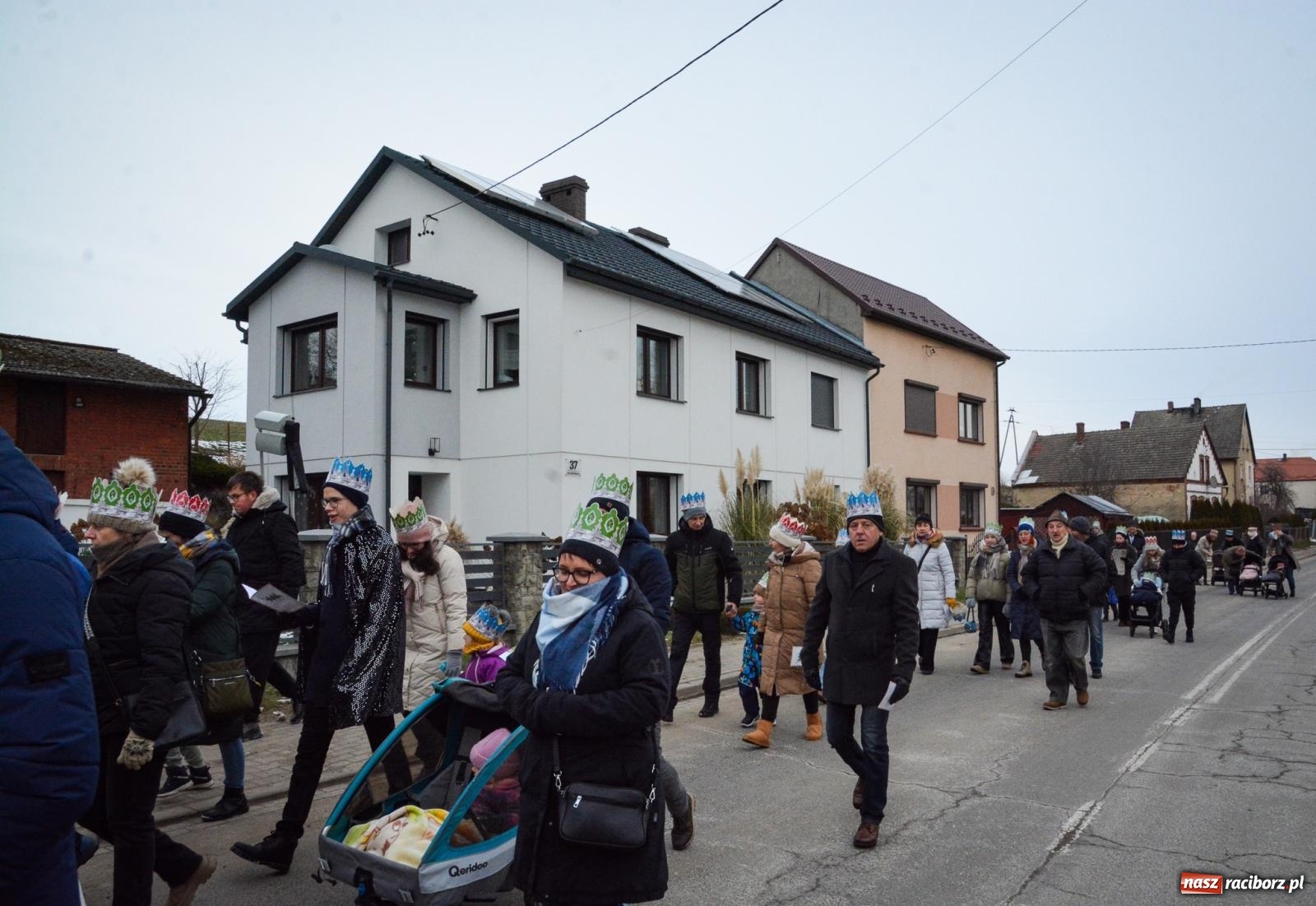 Zdjęcie w galerii na portalu naszraciborz.pl: Krzanowice dołączyły do Orszaków Trzech Króli w powiecie raciborskim [FOTO i WIDEO] wiadomości z regionu