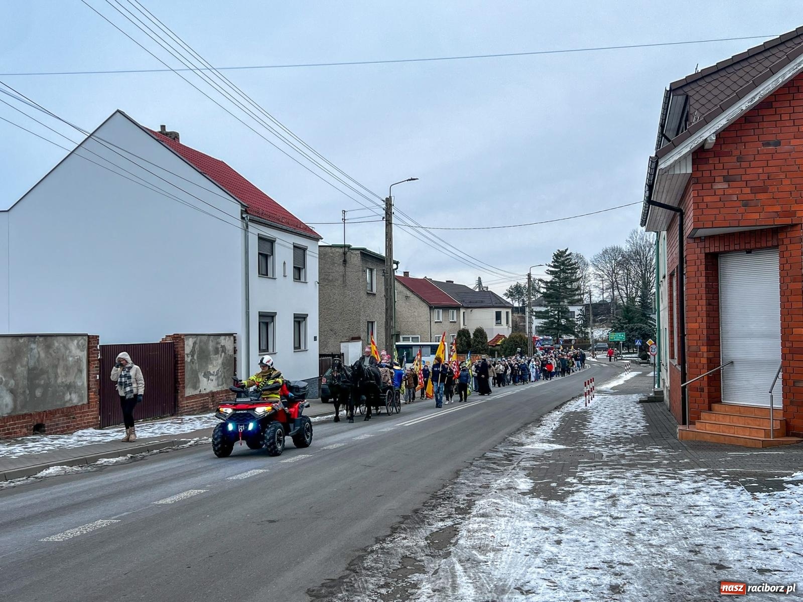Zdjęcie w galerii na portalu naszraciborz.pl: Krzanowice dołączyły do Orszaków Trzech Króli w powiecie raciborskim [FOTO i WIDEO] wiadomości z regionu