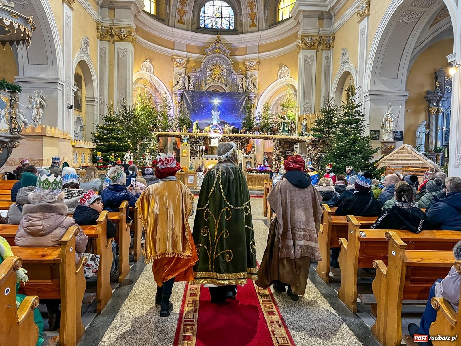 Zdjęcie w galerii na portalu naszraciborz.pl: Krzanowice dołączyły do Orszaków Trzech Króli w powiecie raciborskim [FOTO i WIDEO] wiadomości z regionu