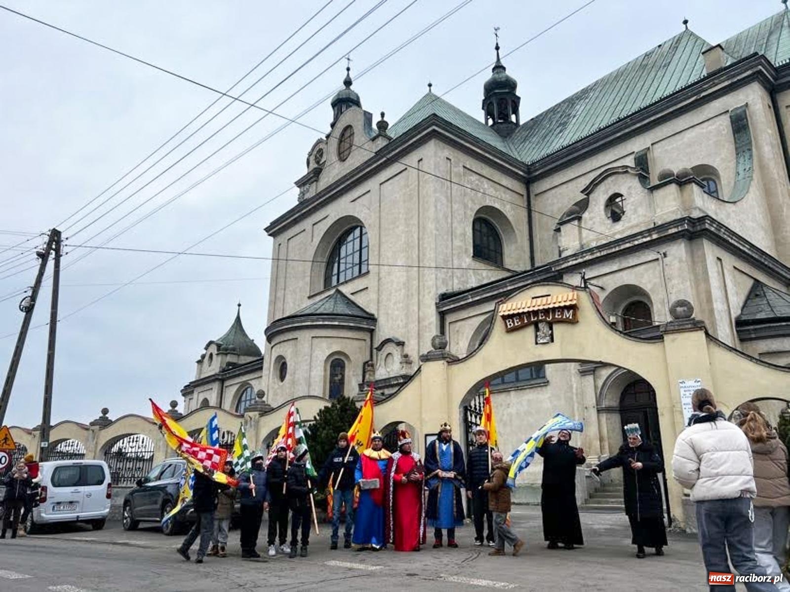 Zdjęcie w galerii na portalu naszraciborz.pl: Krzanowice dołączyły do Orszaków Trzech Króli w powiecie raciborskim [FOTO i WIDEO] wiadomości z regionu