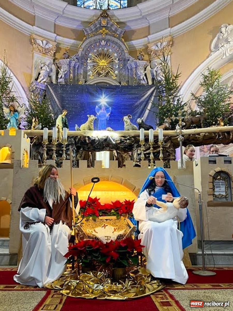 Zdjęcie w galerii na portalu naszraciborz.pl: Krzanowice dołączyły do Orszaków Trzech Króli w powiecie raciborskim [FOTO i WIDEO] wiadomości z regionu