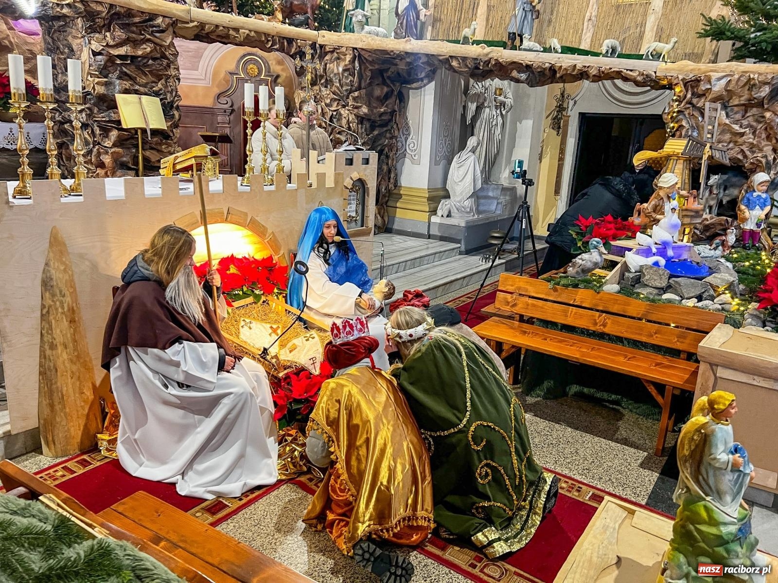 Zdjęcie w galerii na portalu naszraciborz.pl: Krzanowice dołączyły do Orszaków Trzech Króli w powiecie raciborskim [FOTO i WIDEO] wiadomości z regionu