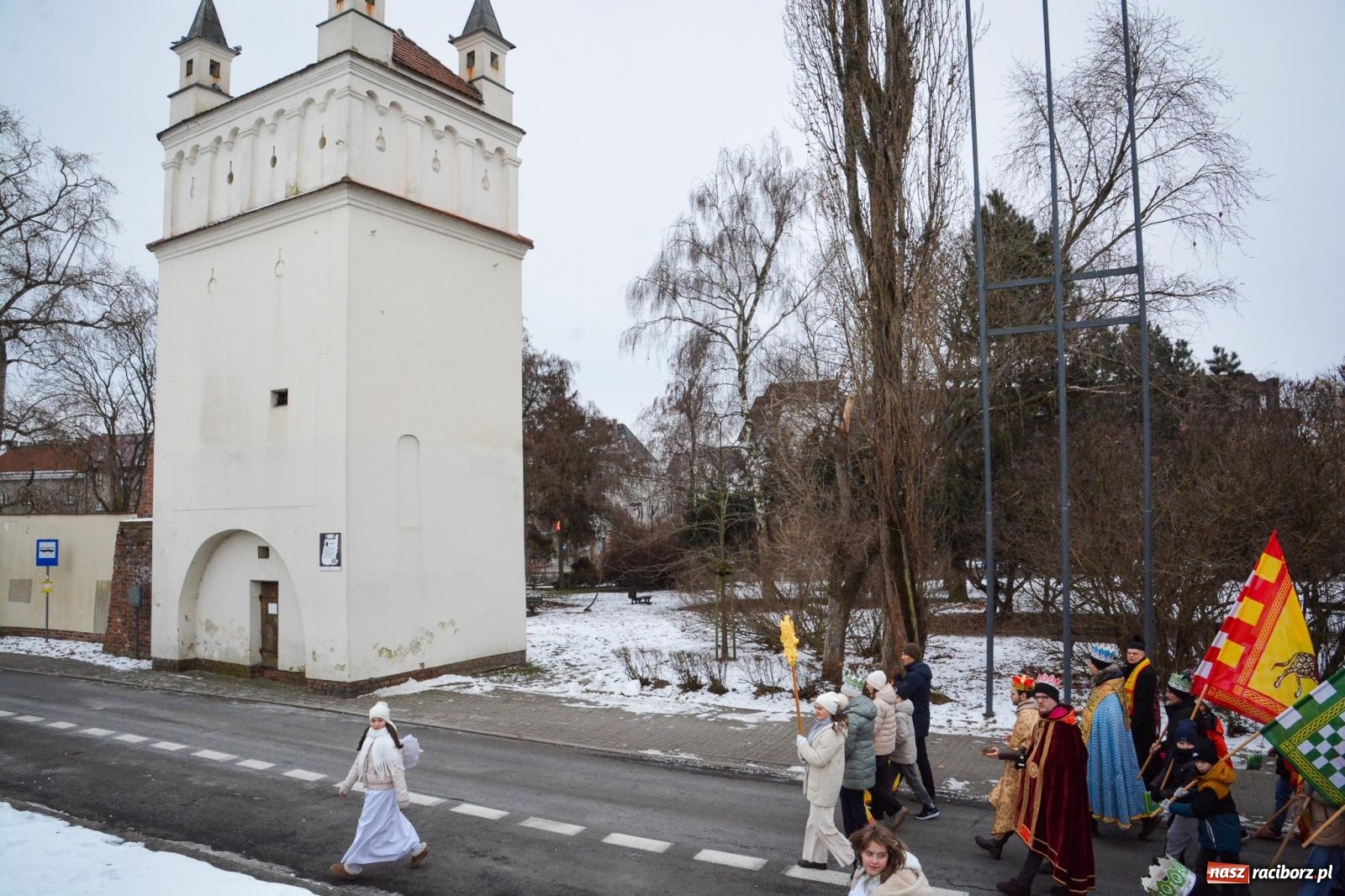 Zdjęcie w galerii na portalu naszraciborz.pl: Orszak Trzech Króli przeszedł nową trasą ulicami Raciborza [FOTO i WIDEO] wiadomości z regionu