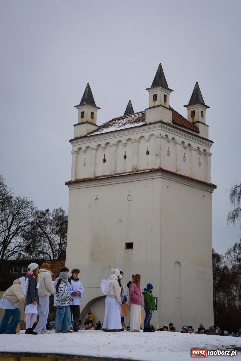 Zdjęcie w galerii na portalu naszraciborz.pl: Orszak Trzech Króli przeszedł nową trasą ulicami Raciborza [FOTO i WIDEO] wiadomości z regionu