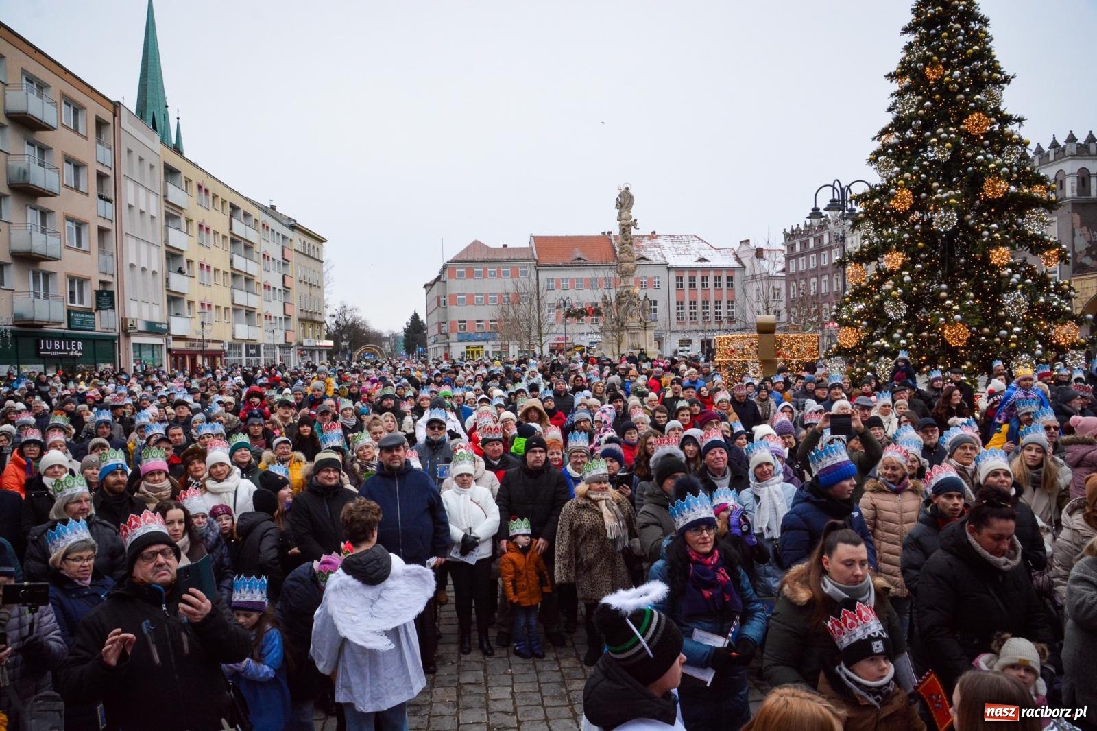 Zdjęcie w galerii na portalu naszraciborz.pl: Orszak Trzech Króli przeszedł nową trasą ulicami Raciborza [FOTO i WIDEO] wiadomości z regionu