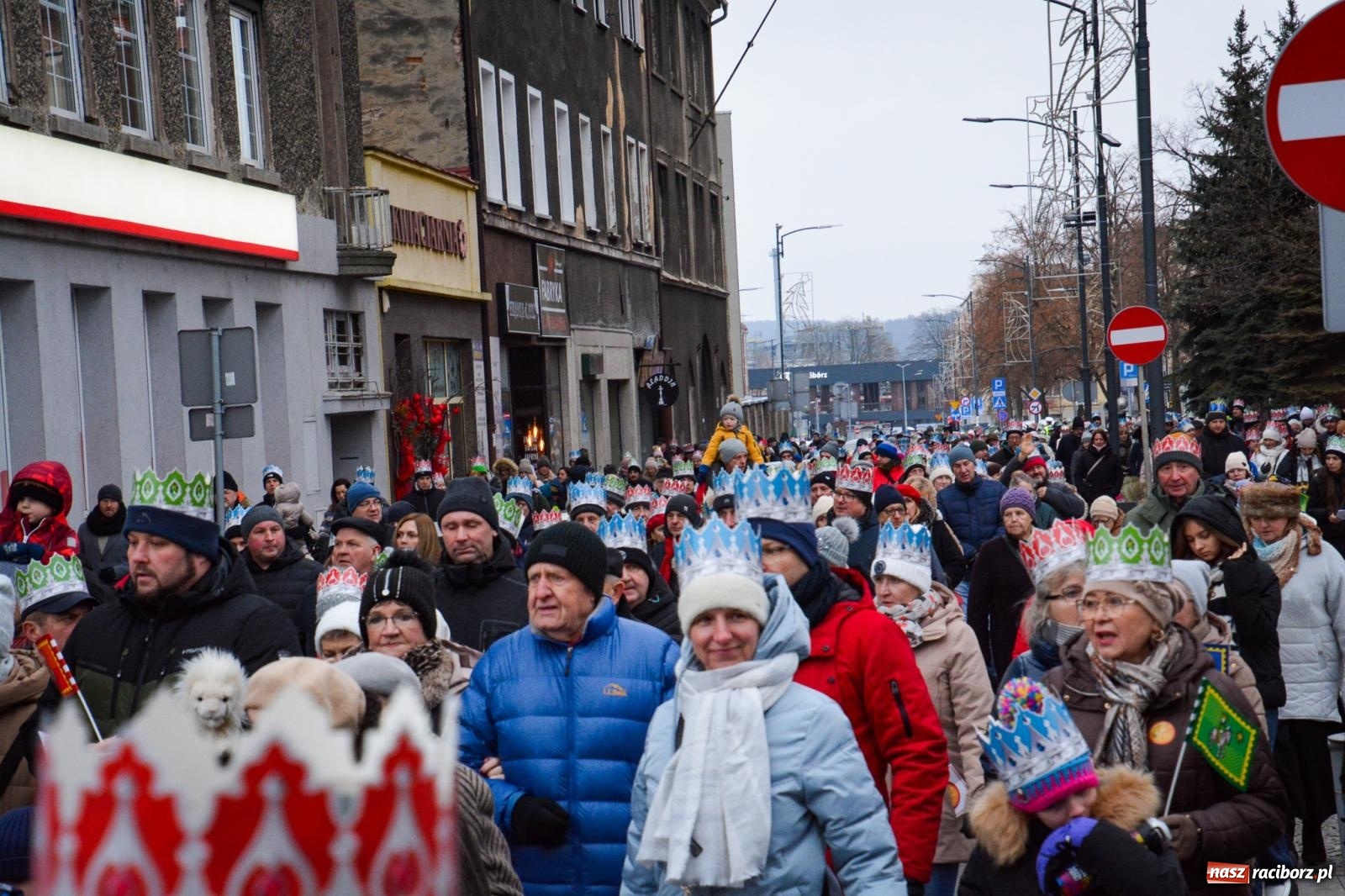 Zdjęcie w galerii na portalu naszraciborz.pl: Orszak Trzech Króli przeszedł nową trasą ulicami Raciborza [FOTO i WIDEO] wiadomości z regionu