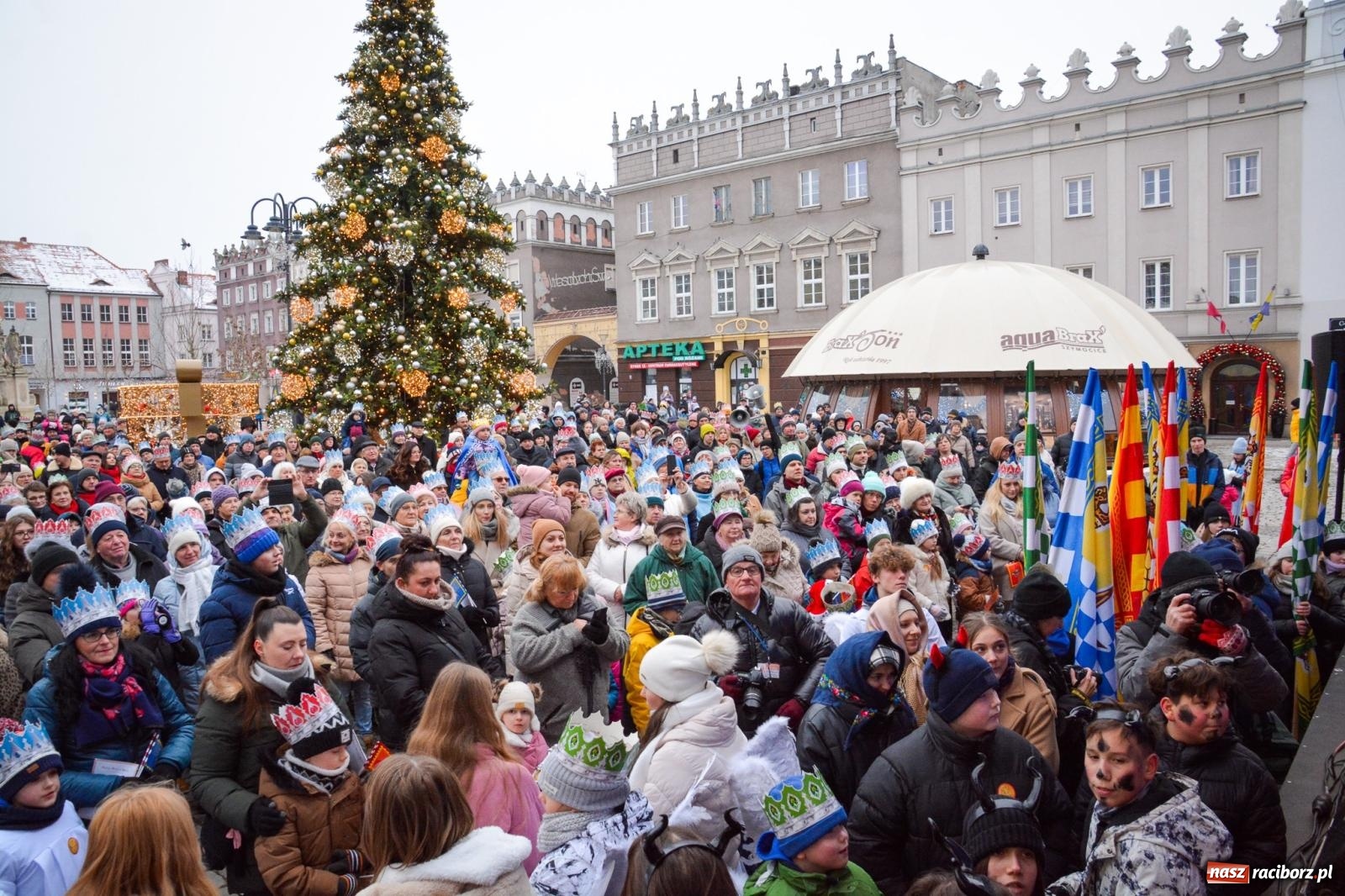 Zdjęcie w galerii na portalu naszraciborz.pl: Orszak Trzech Króli przeszedł nową trasą ulicami Raciborza [FOTO i WIDEO] wiadomości z regionu
