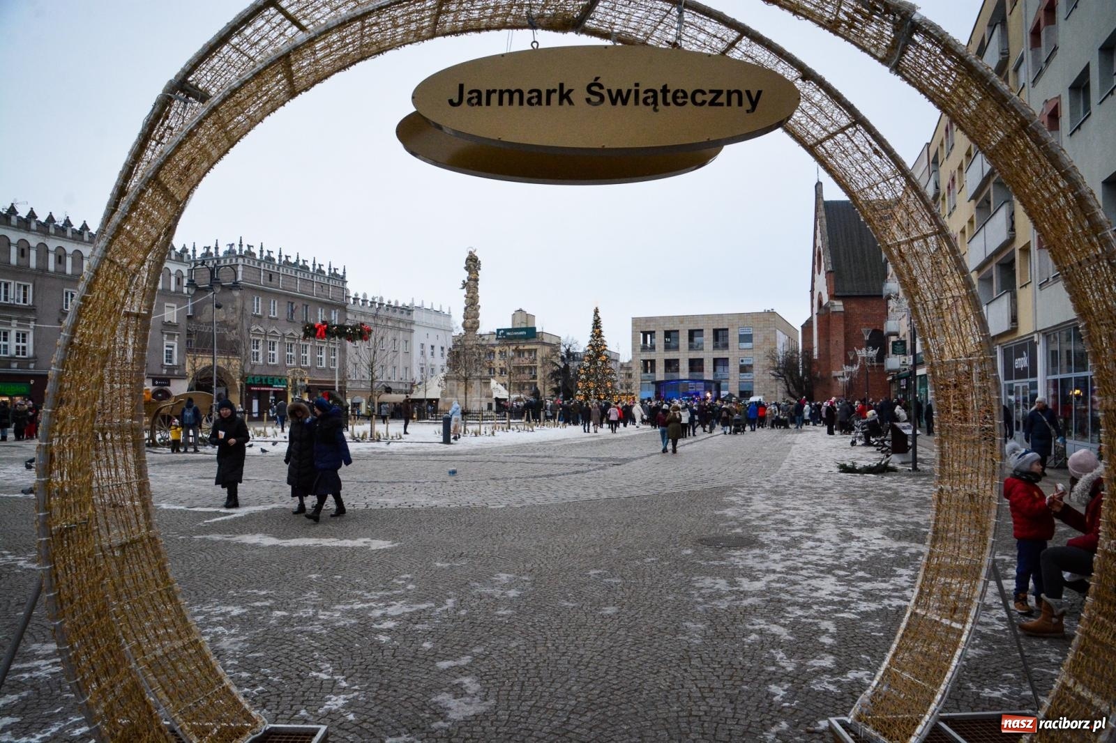Zdjęcie w galerii na portalu naszraciborz.pl: Orszak Trzech Króli przeszedł nową trasą ulicami Raciborza [FOTO i WIDEO] wiadomości z regionu
