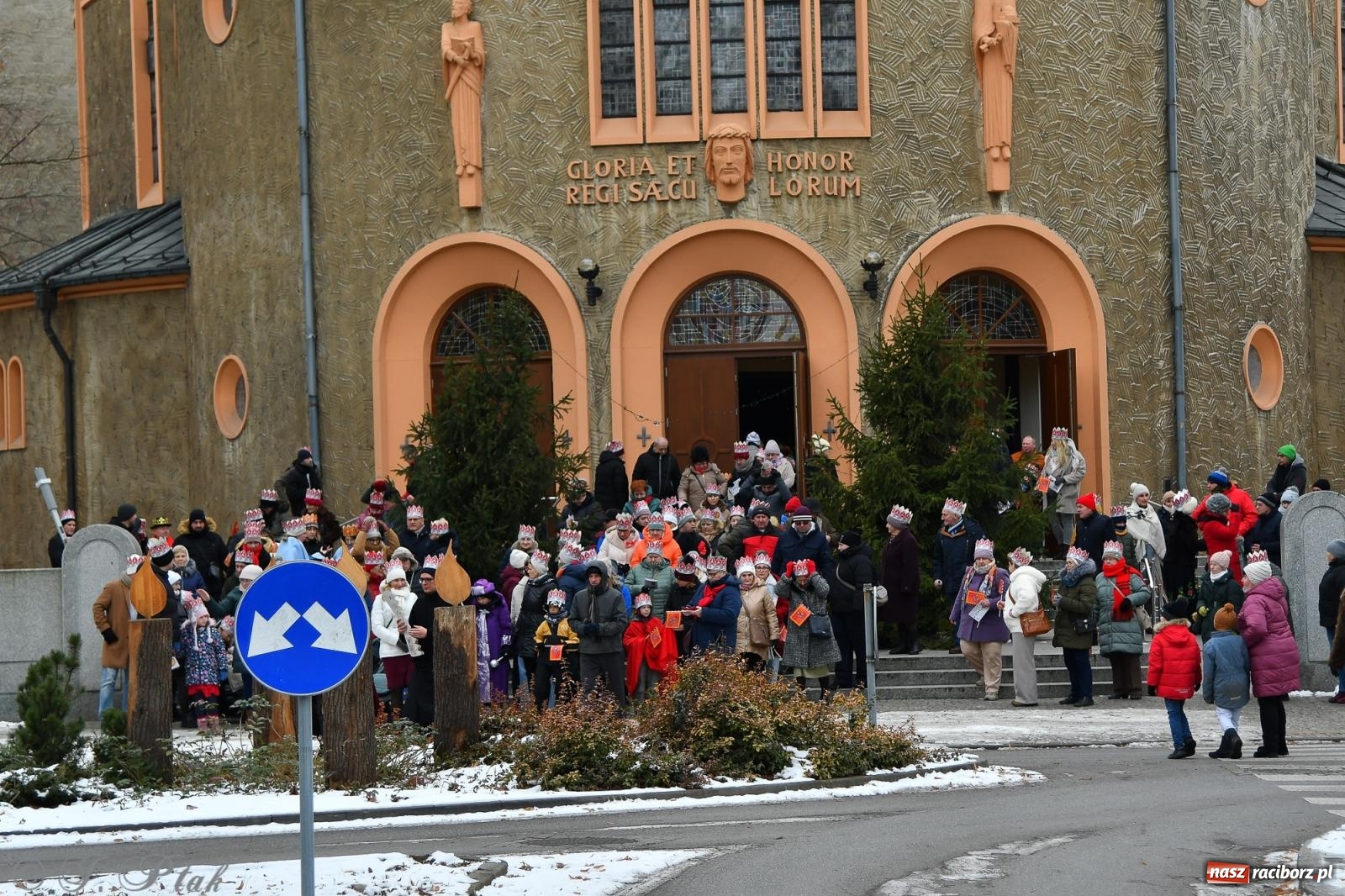 Zdjęcie w galerii na portalu naszraciborz.pl: Orszak Trzech Króli przeszedł nową trasą ulicami Raciborza [FOTO i WIDEO] wiadomości z regionu