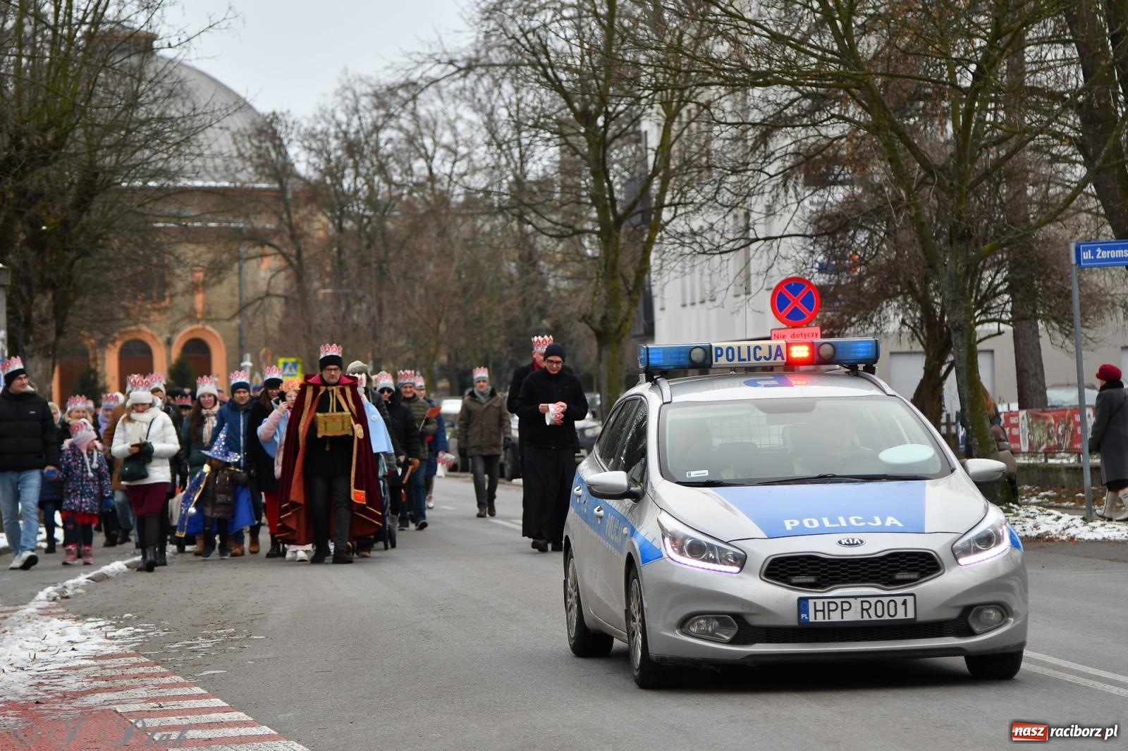 Zdjęcie w galerii na portalu naszraciborz.pl: Orszak Trzech Króli przeszedł nową trasą ulicami Raciborza [FOTO i WIDEO] wiadomości z regionu