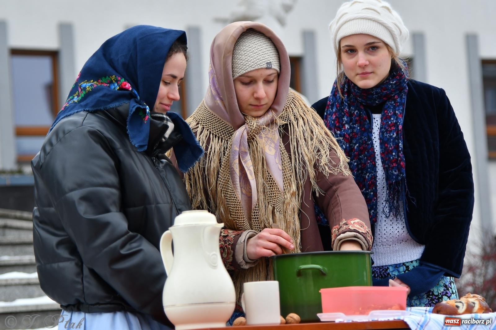 Zdjęcie w galerii na portalu naszraciborz.pl: Orszak Trzech Króli przeszedł nową trasą ulicami Raciborza [FOTO i WIDEO] wiadomości z regionu