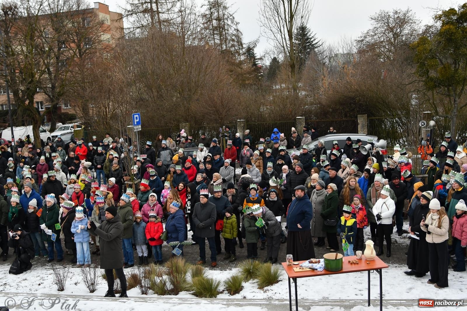 Zdjęcie w galerii na portalu naszraciborz.pl: Orszak Trzech Króli przeszedł nową trasą ulicami Raciborza [FOTO i WIDEO] wiadomości z regionu