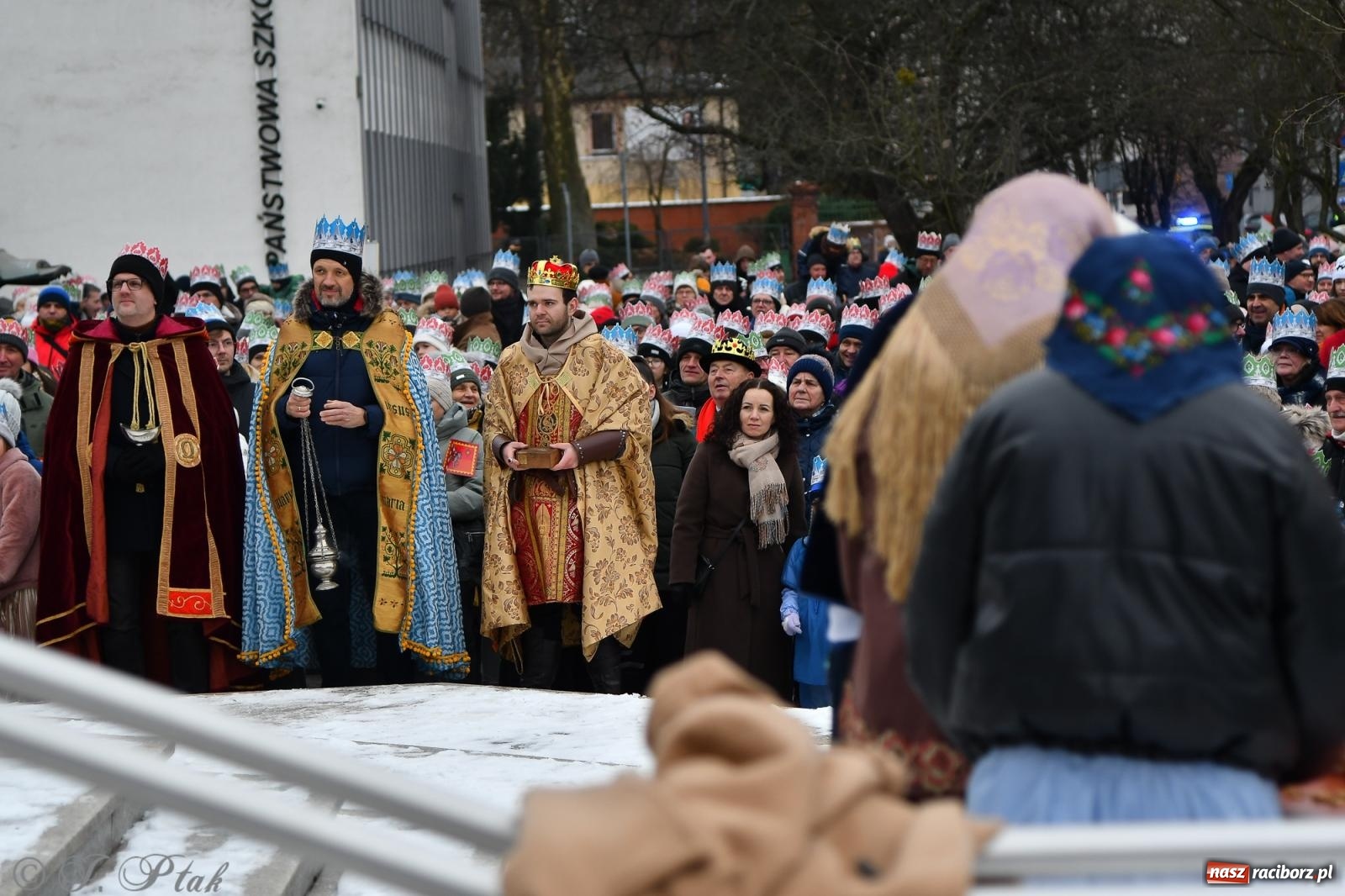 Zdjęcie w galerii na portalu naszraciborz.pl: Orszak Trzech Króli przeszedł nową trasą ulicami Raciborza [FOTO i WIDEO] wiadomości z regionu