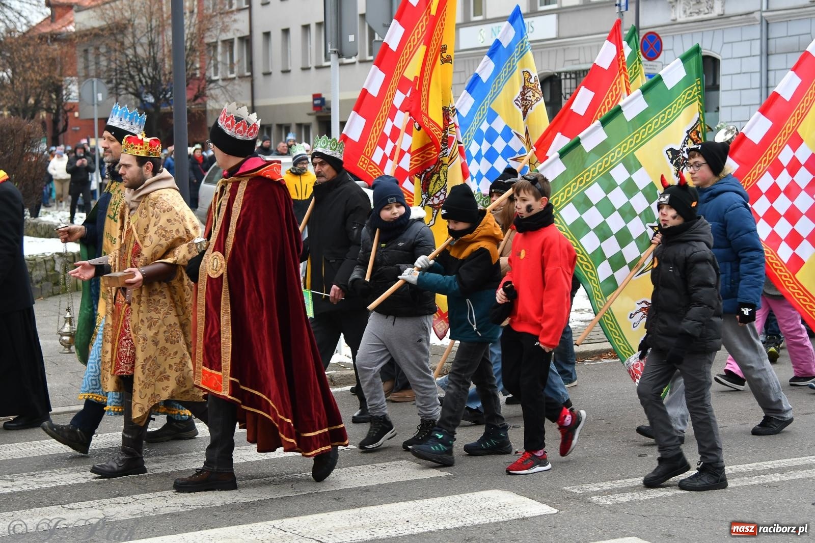 Zdjęcie w galerii na portalu naszraciborz.pl: Orszak Trzech Króli przeszedł nową trasą ulicami Raciborza [FOTO i WIDEO] wiadomości z regionu