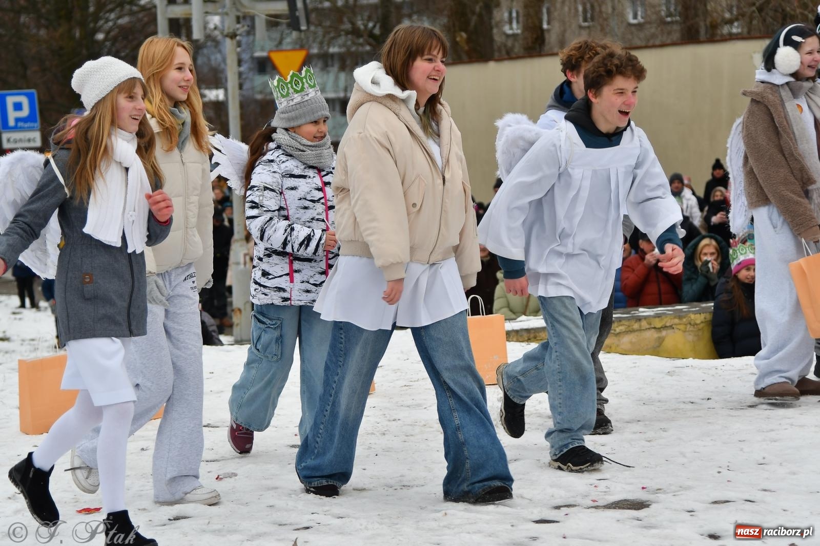 Zdjęcie w galerii na portalu naszraciborz.pl: Orszak Trzech Króli przeszedł nową trasą ulicami Raciborza [FOTO i WIDEO] wiadomości z regionu