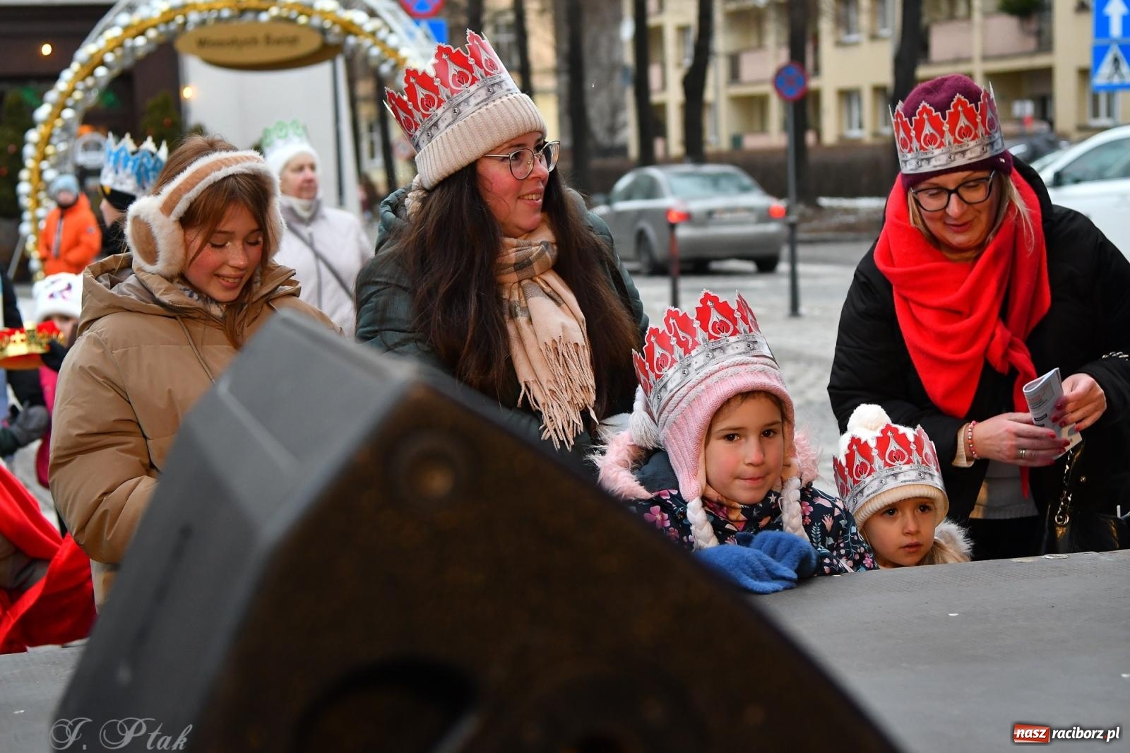 Zdjęcie w galerii na portalu naszraciborz.pl: Orszak Trzech Króli przeszedł nową trasą ulicami Raciborza [FOTO i WIDEO] wiadomości z regionu