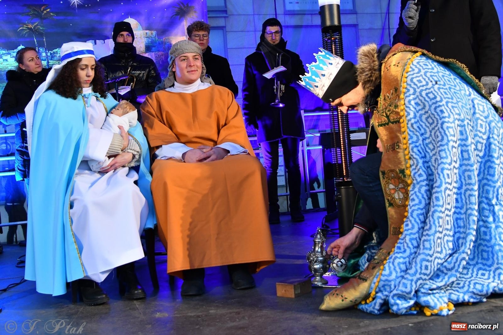 Zdjęcie w galerii na portalu naszraciborz.pl: Orszak Trzech Króli przeszedł nową trasą ulicami Raciborza [FOTO i WIDEO] wiadomości z regionu