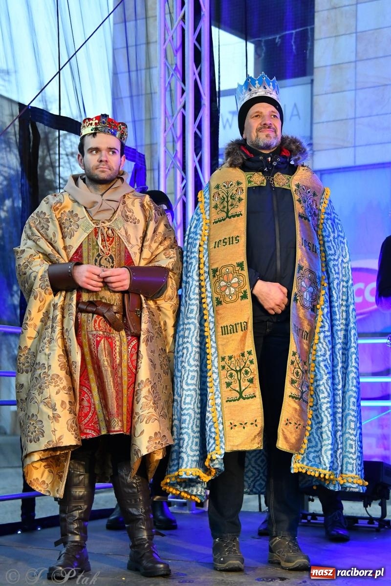 Zdjęcie w galerii na portalu naszraciborz.pl: Orszak Trzech Króli przeszedł nową trasą ulicami Raciborza [FOTO i WIDEO] wiadomości z regionu