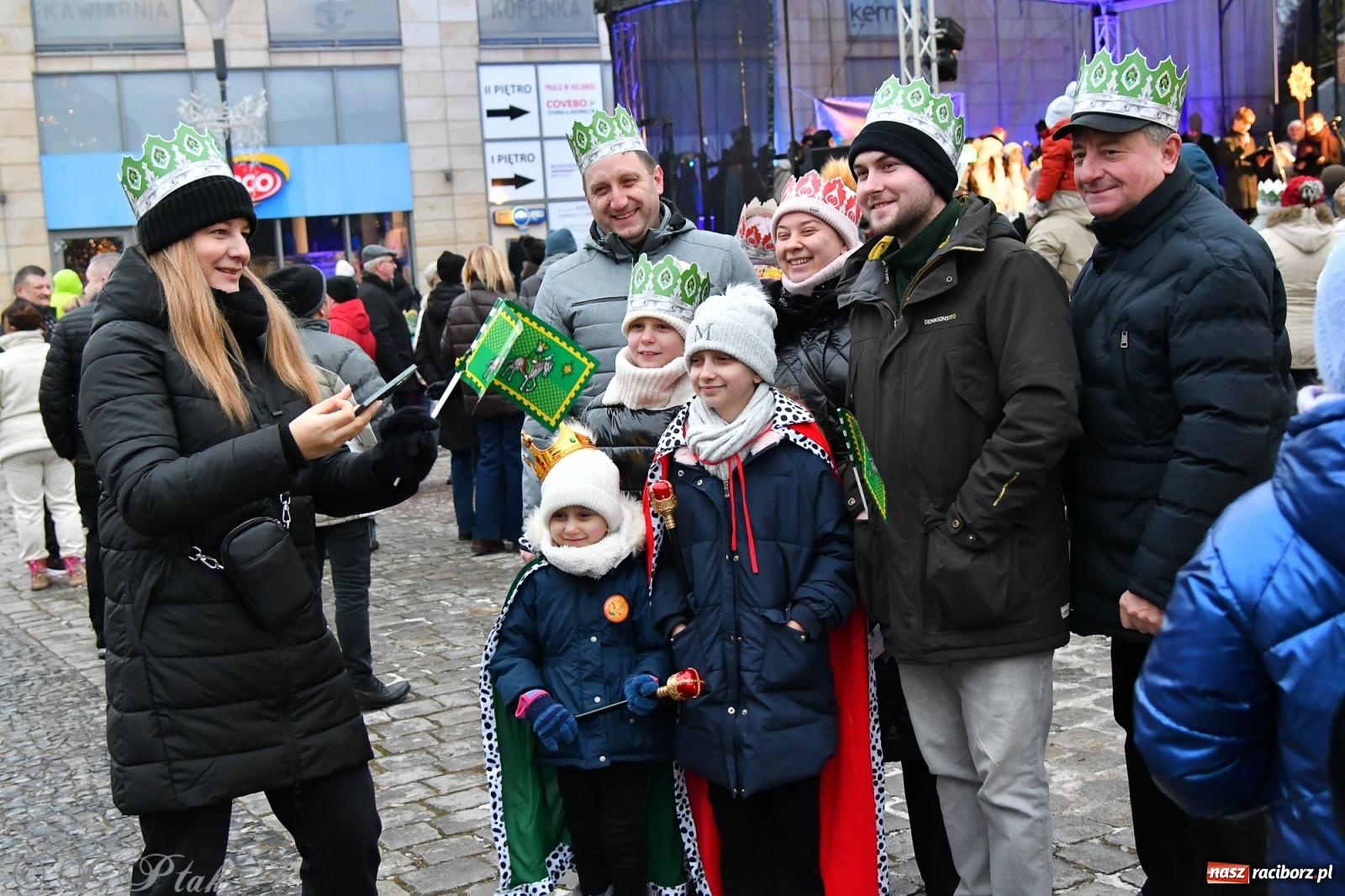Zdjęcie w galerii na portalu naszraciborz.pl: Orszak Trzech Króli przeszedł nową trasą ulicami Raciborza [FOTO i WIDEO] wiadomości z regionu