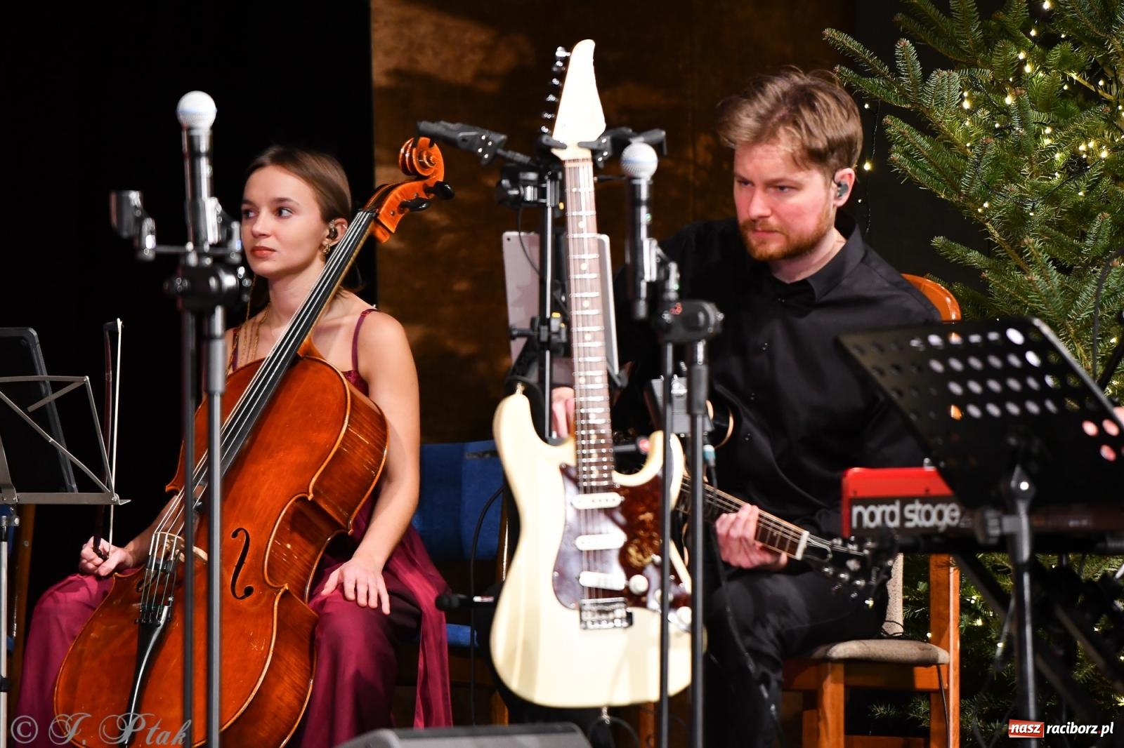 Zdjęcie w galerii na portalu naszraciborz.pl: Koncert kolęd i pieśni Elżbiety i Andrzeja Biskupów powrócił do Raciborza [FOTO i WIDEO] wiadomości z regionu