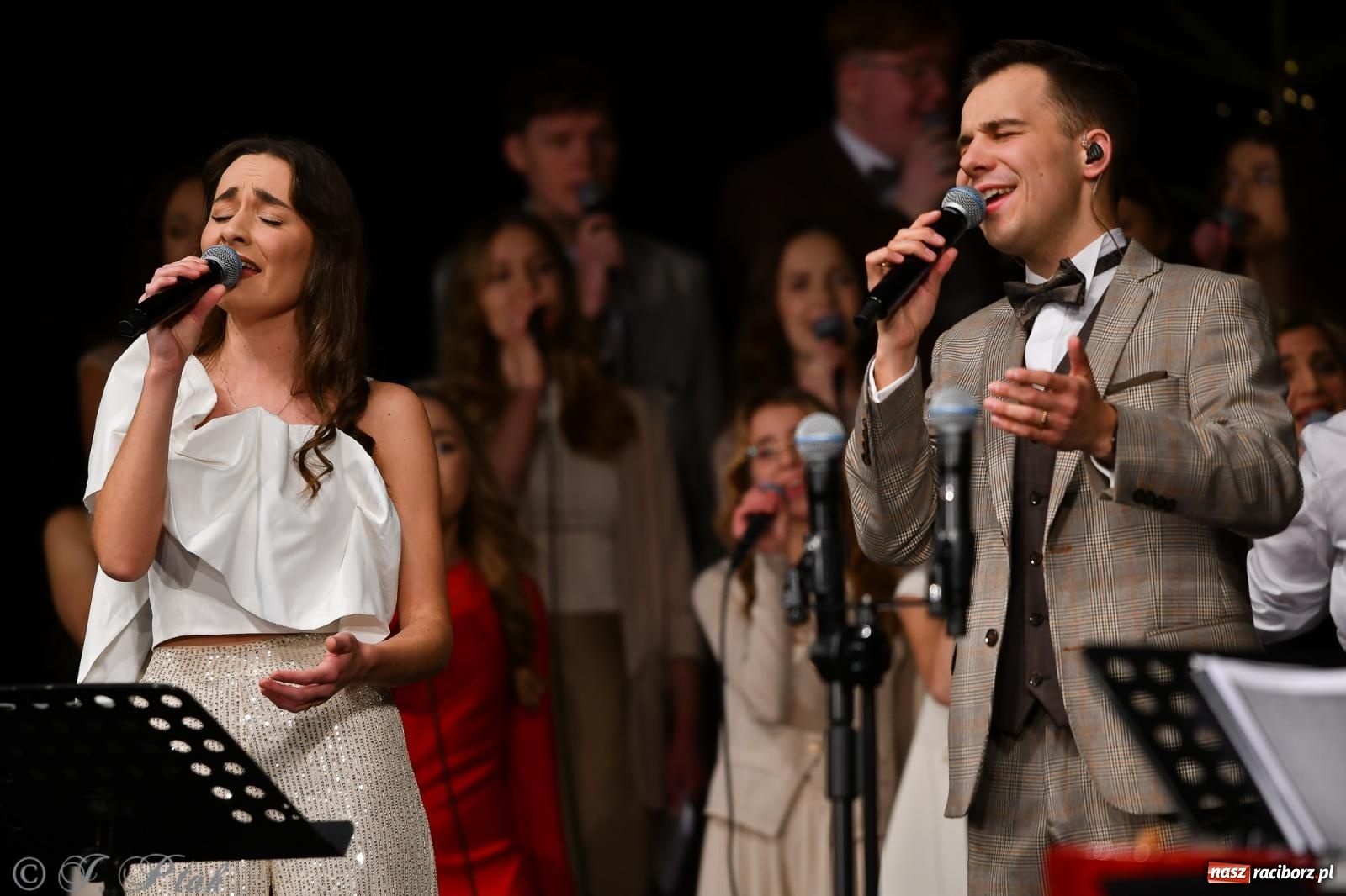 Zdjęcie w galerii na portalu naszraciborz.pl: Koncert kolęd i pieśni Elżbiety i Andrzeja Biskupów powrócił do Raciborza [FOTO i WIDEO] wiadomości z regionu