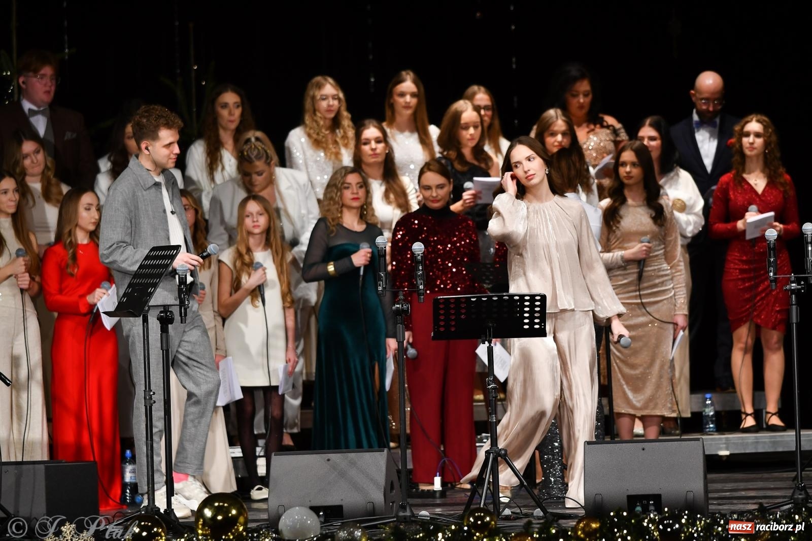 Zdjęcie w galerii na portalu naszraciborz.pl: Koncert kolęd i pieśni Elżbiety i Andrzeja Biskupów powrócił do Raciborza [FOTO i WIDEO] wiadomości z regionu