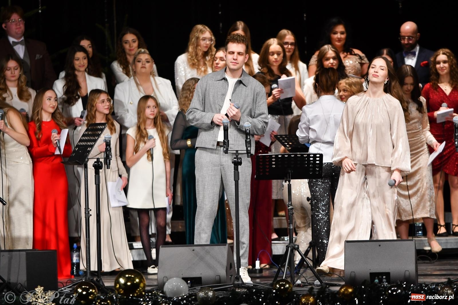 Zdjęcie w galerii na portalu naszraciborz.pl: Koncert kolęd i pieśni Elżbiety i Andrzeja Biskupów powrócił do Raciborza [FOTO i WIDEO] wiadomości z regionu