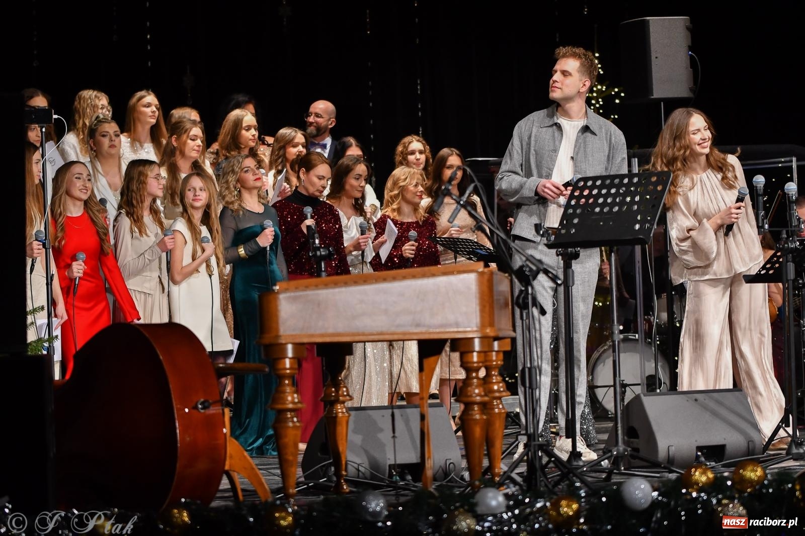 Zdjęcie w galerii na portalu naszraciborz.pl: Koncert kolęd i pieśni Elżbiety i Andrzeja Biskupów powrócił do Raciborza [FOTO i WIDEO] wiadomości z regionu
