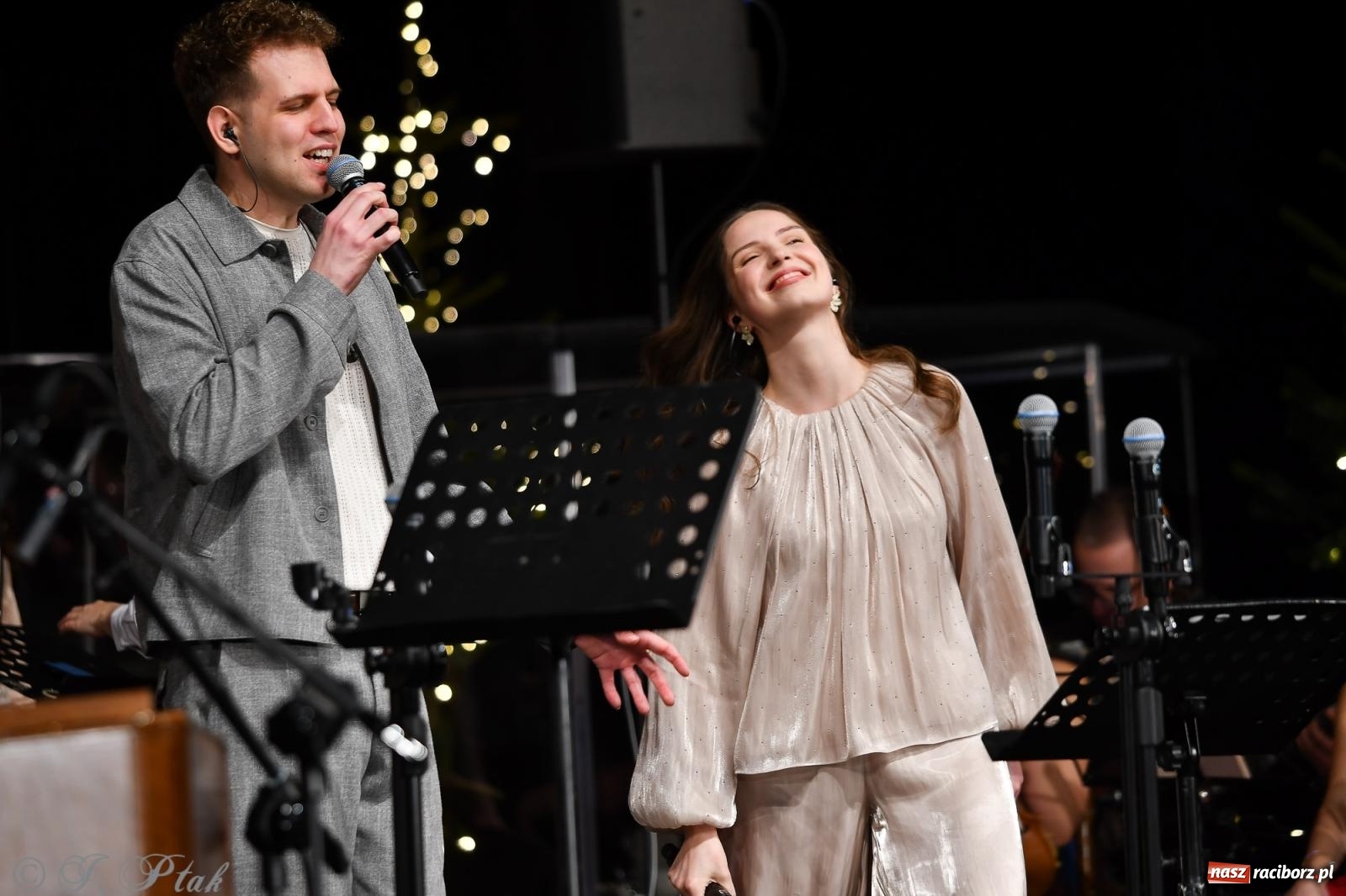 Zdjęcie w galerii na portalu naszraciborz.pl: Koncert kolęd i pieśni Elżbiety i Andrzeja Biskupów powrócił do Raciborza [FOTO i WIDEO] wiadomości z regionu