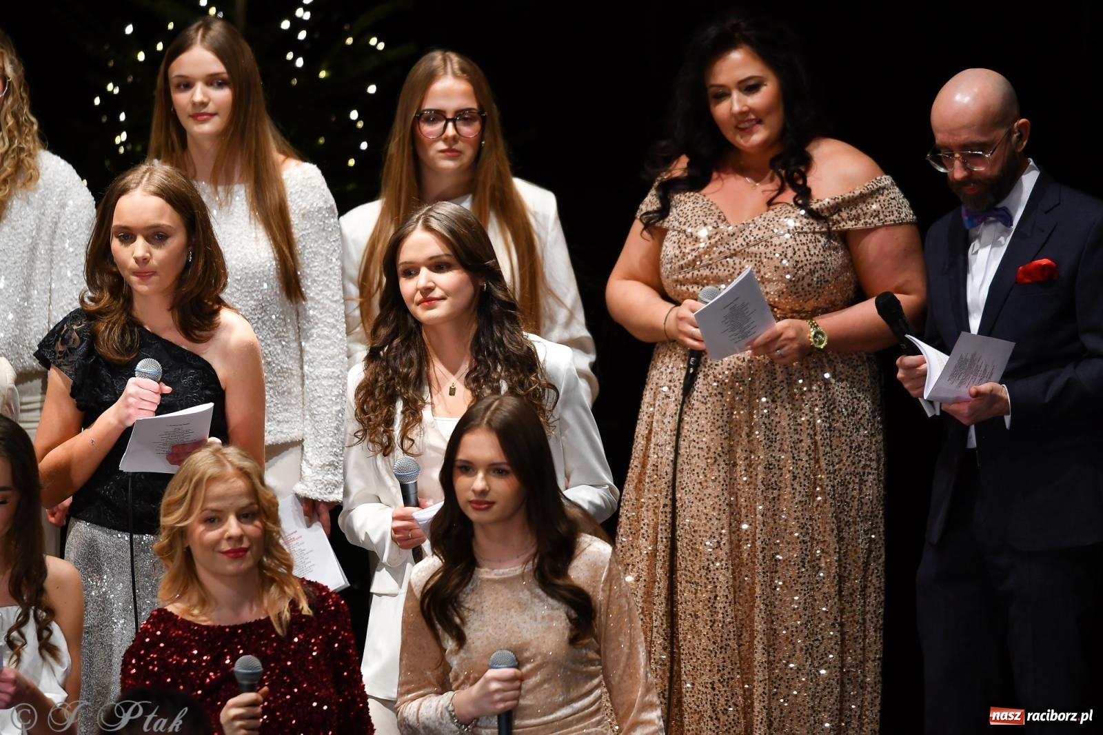 Zdjęcie w galerii na portalu naszraciborz.pl: Koncert kolęd i pieśni Elżbiety i Andrzeja Biskupów powrócił do Raciborza [FOTO i WIDEO] wiadomości z regionu