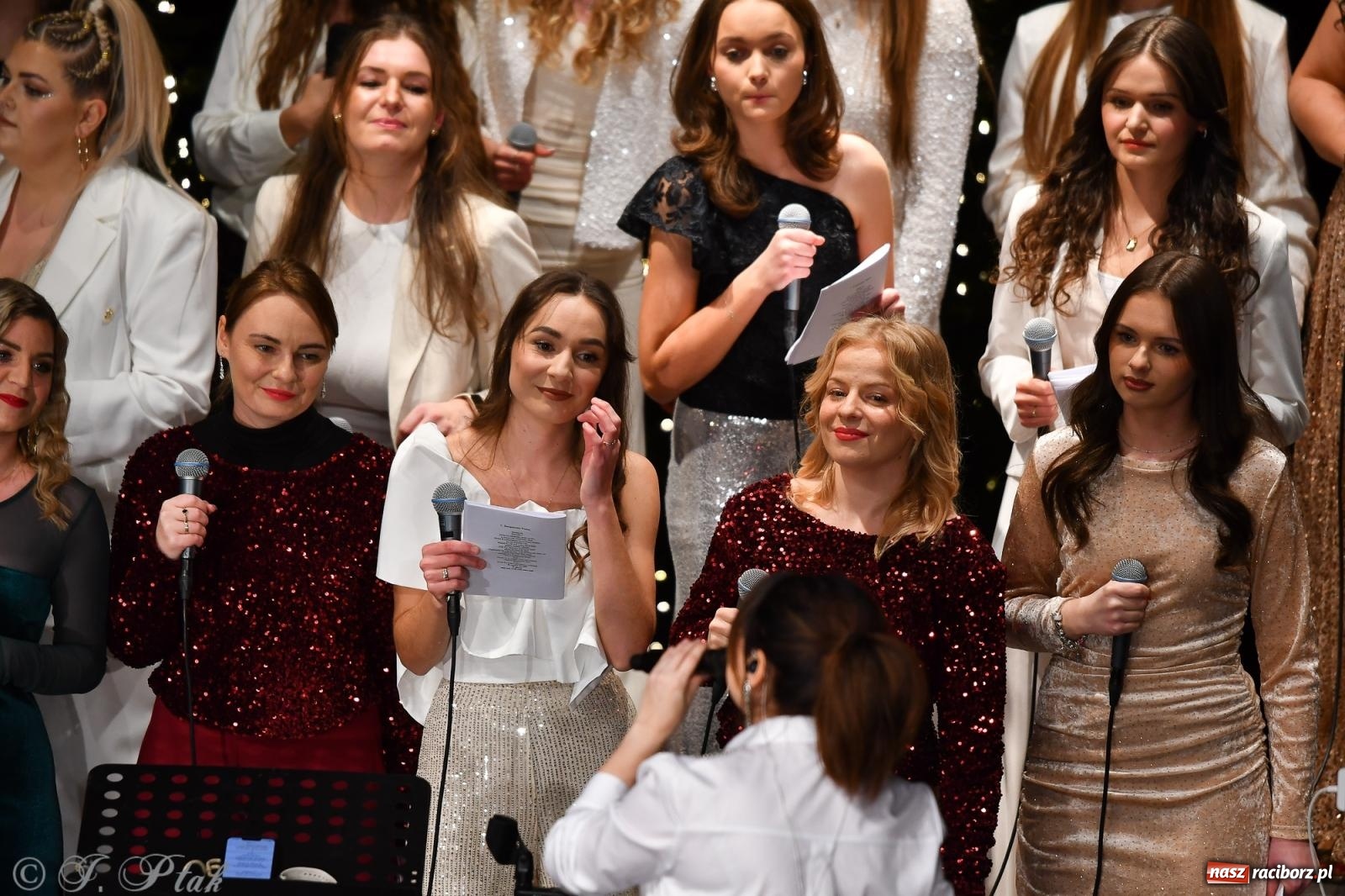 Zdjęcie w galerii na portalu naszraciborz.pl: Koncert kolęd i pieśni Elżbiety i Andrzeja Biskupów powrócił do Raciborza [FOTO i WIDEO] wiadomości z regionu