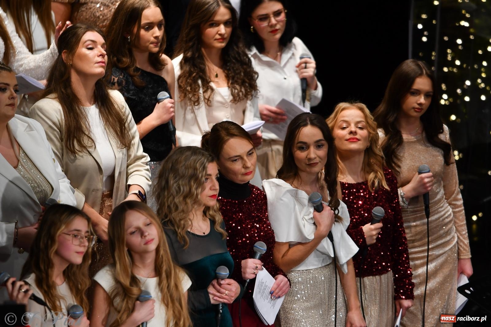 Zdjęcie w galerii na portalu naszraciborz.pl: Koncert kolęd i pieśni Elżbiety i Andrzeja Biskupów powrócił do Raciborza [FOTO i WIDEO] wiadomości z regionu