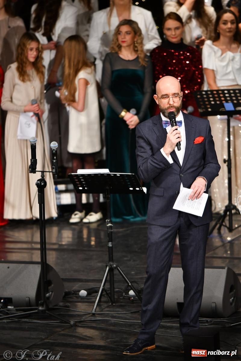 Zdjęcie w galerii na portalu naszraciborz.pl: Koncert kolęd i pieśni Elżbiety i Andrzeja Biskupów powrócił do Raciborza [FOTO i WIDEO] wiadomości z regionu