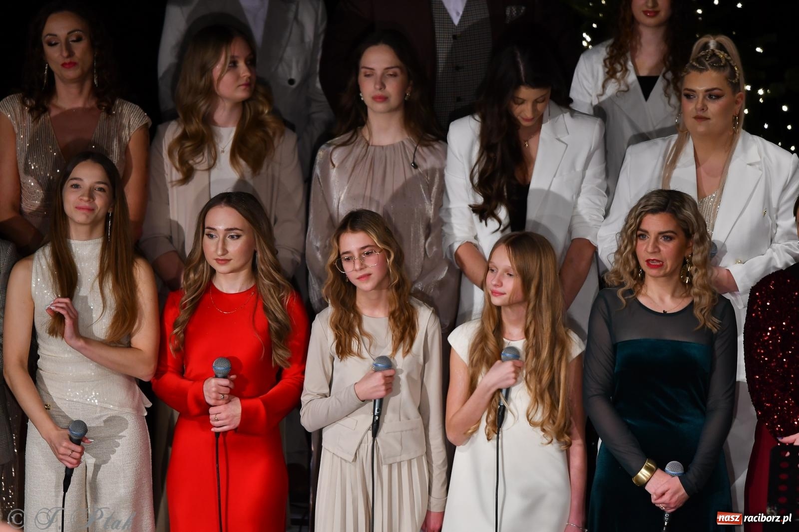Zdjęcie w galerii na portalu naszraciborz.pl: Koncert kolęd i pieśni Elżbiety i Andrzeja Biskupów powrócił do Raciborza [FOTO i WIDEO] wiadomości z regionu