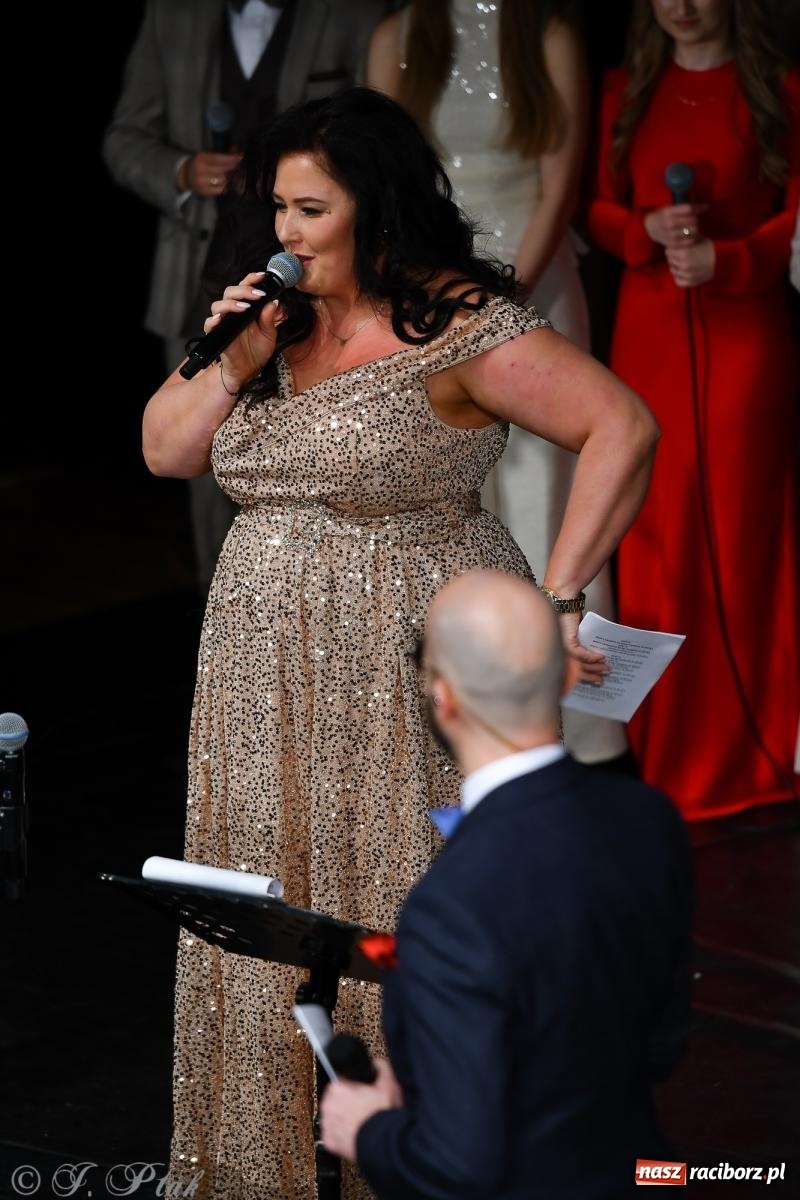 Zdjęcie w galerii na portalu naszraciborz.pl: Koncert kolęd i pieśni Elżbiety i Andrzeja Biskupów powrócił do Raciborza [FOTO i WIDEO] wiadomości z regionu