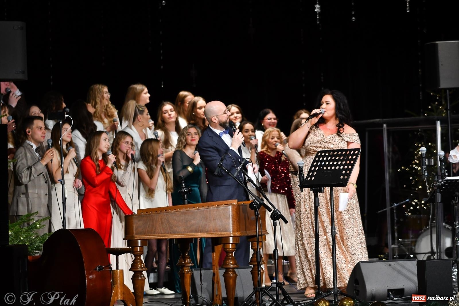 Zdjęcie w galerii na portalu naszraciborz.pl: Koncert kolęd i pieśni Elżbiety i Andrzeja Biskupów powrócił do Raciborza [FOTO i WIDEO] wiadomości z regionu