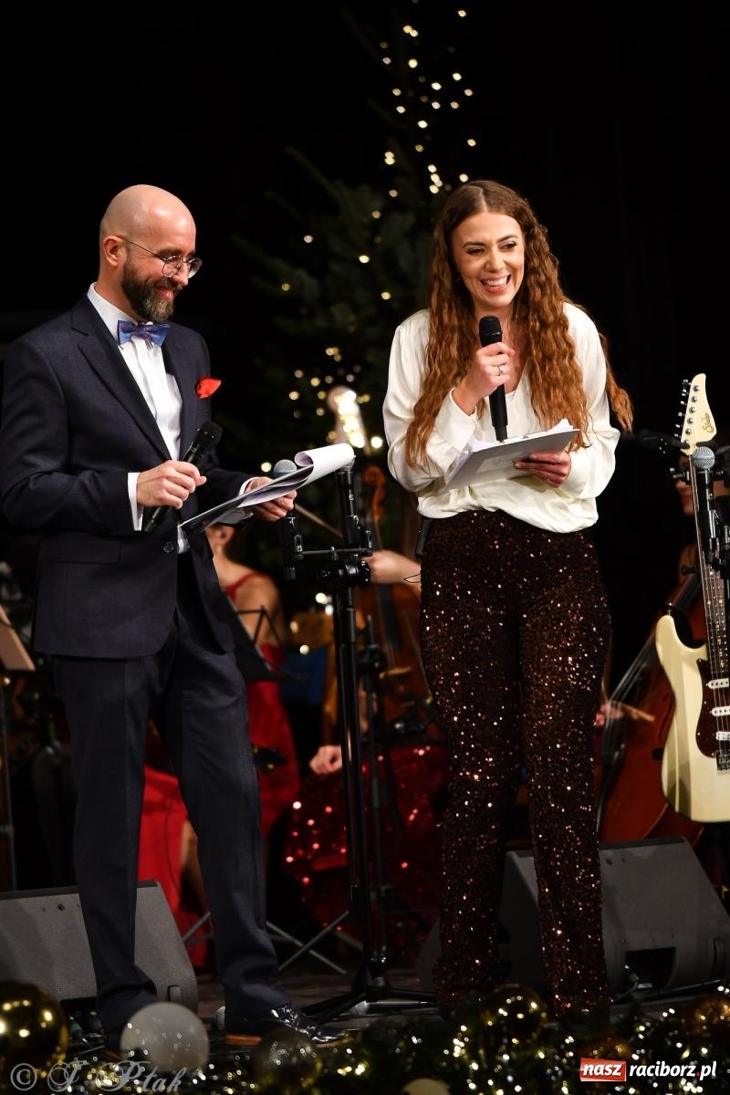 Zdjęcie w galerii na portalu naszraciborz.pl: Koncert kolęd i pieśni Elżbiety i Andrzeja Biskupów powrócił do Raciborza [FOTO i WIDEO] wiadomości z regionu