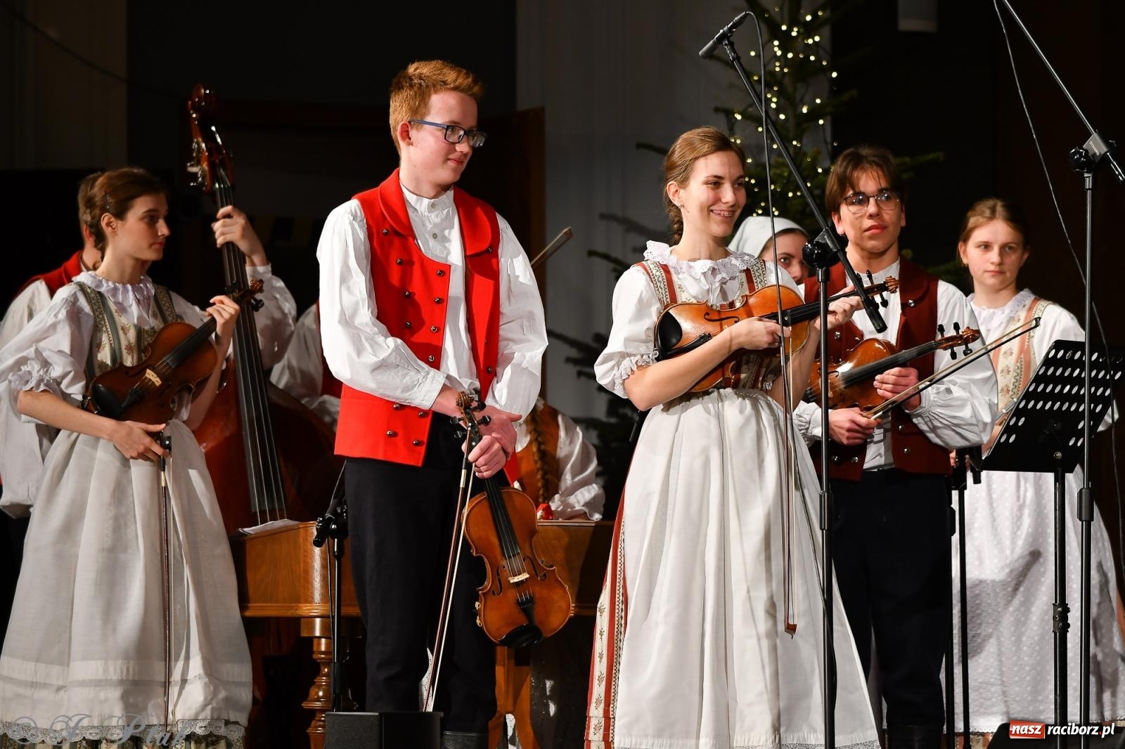 Zdjęcie w galerii na portalu naszraciborz.pl: Koncert kolęd i pieśni Elżbiety i Andrzeja Biskupów powrócił do Raciborza [FOTO i WIDEO] wiadomości z regionu