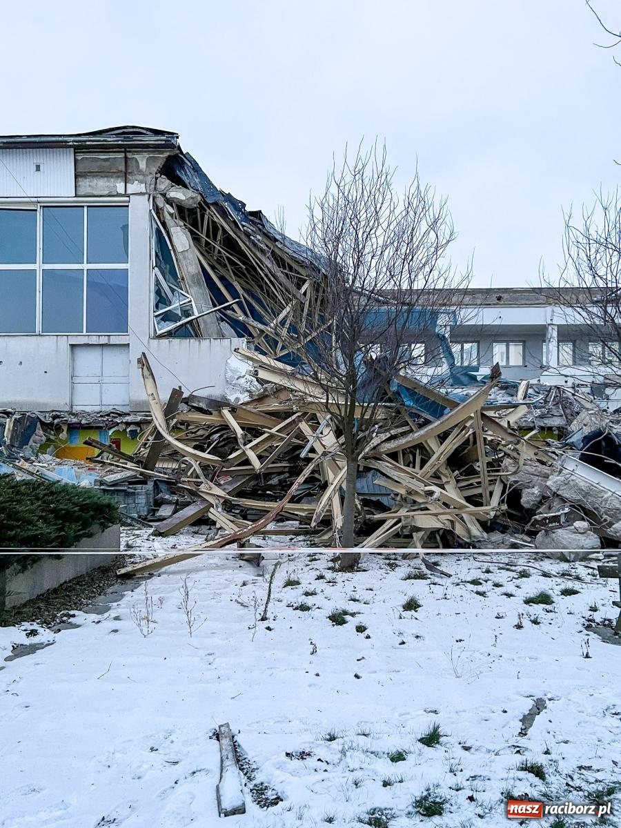 Zdjęcie w galerii na portalu naszraciborz.pl: Kryta pływalnia ANS przechodzi do historii. W jej miejscu powstanie nowa aula [FOTO] wiadomości z regionu