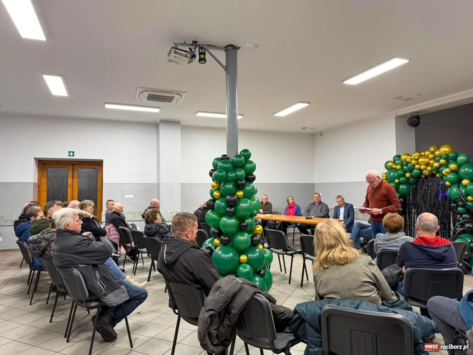 Zdjęcie w galerii na portalu naszraciborz.pl: Mieszkańcy Brzezia skierują petycję do władz miasta - piątkowe spotkanie w remizie OSP wiadomości z regionu