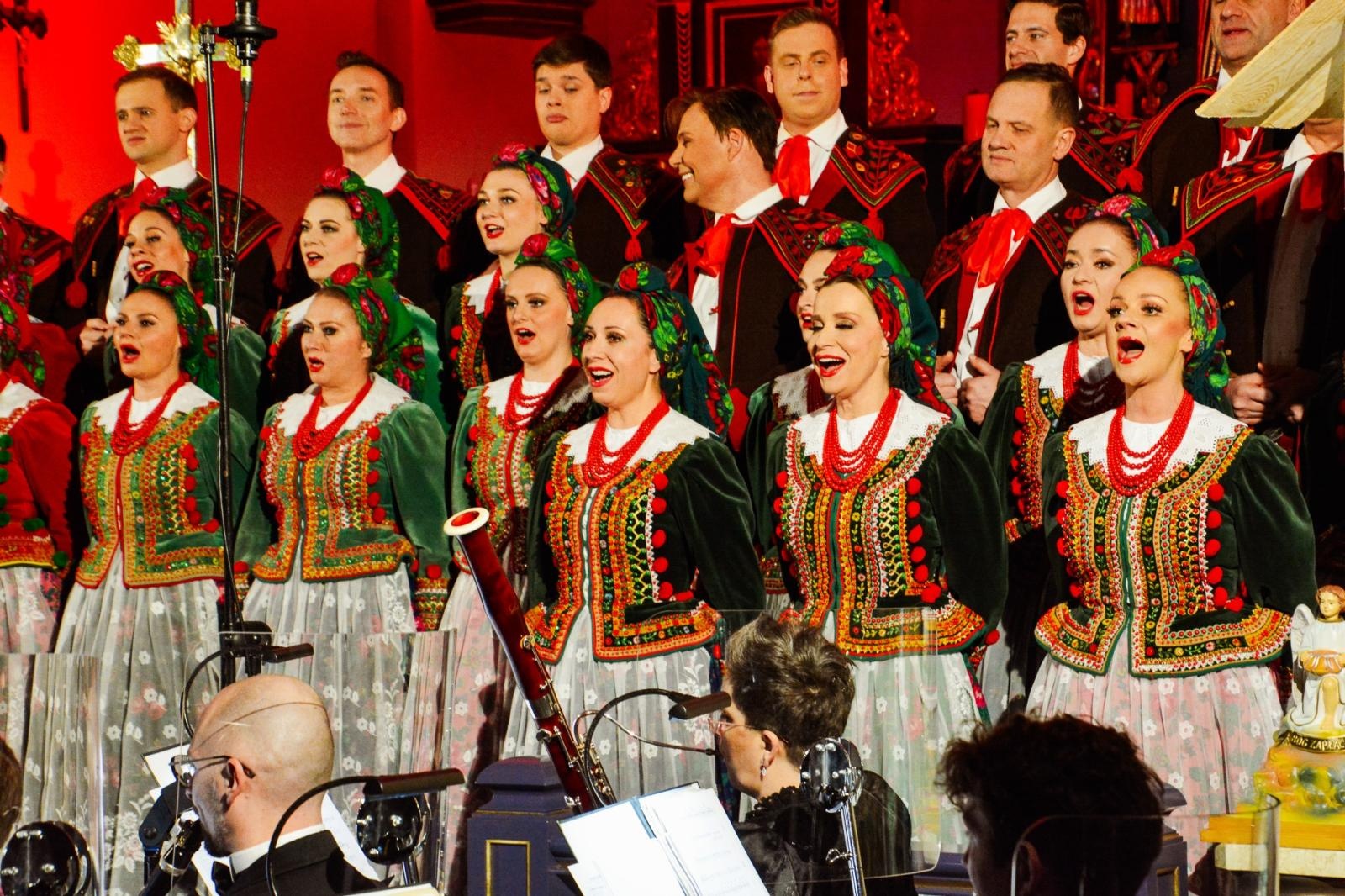 Zdjęcie w galerii na portalu naszraciborz.pl: Cicha noc Zespołu Śląsk zabrzmiała w Raciborzu [FOTO i WIDEO] wiadomości z regionu