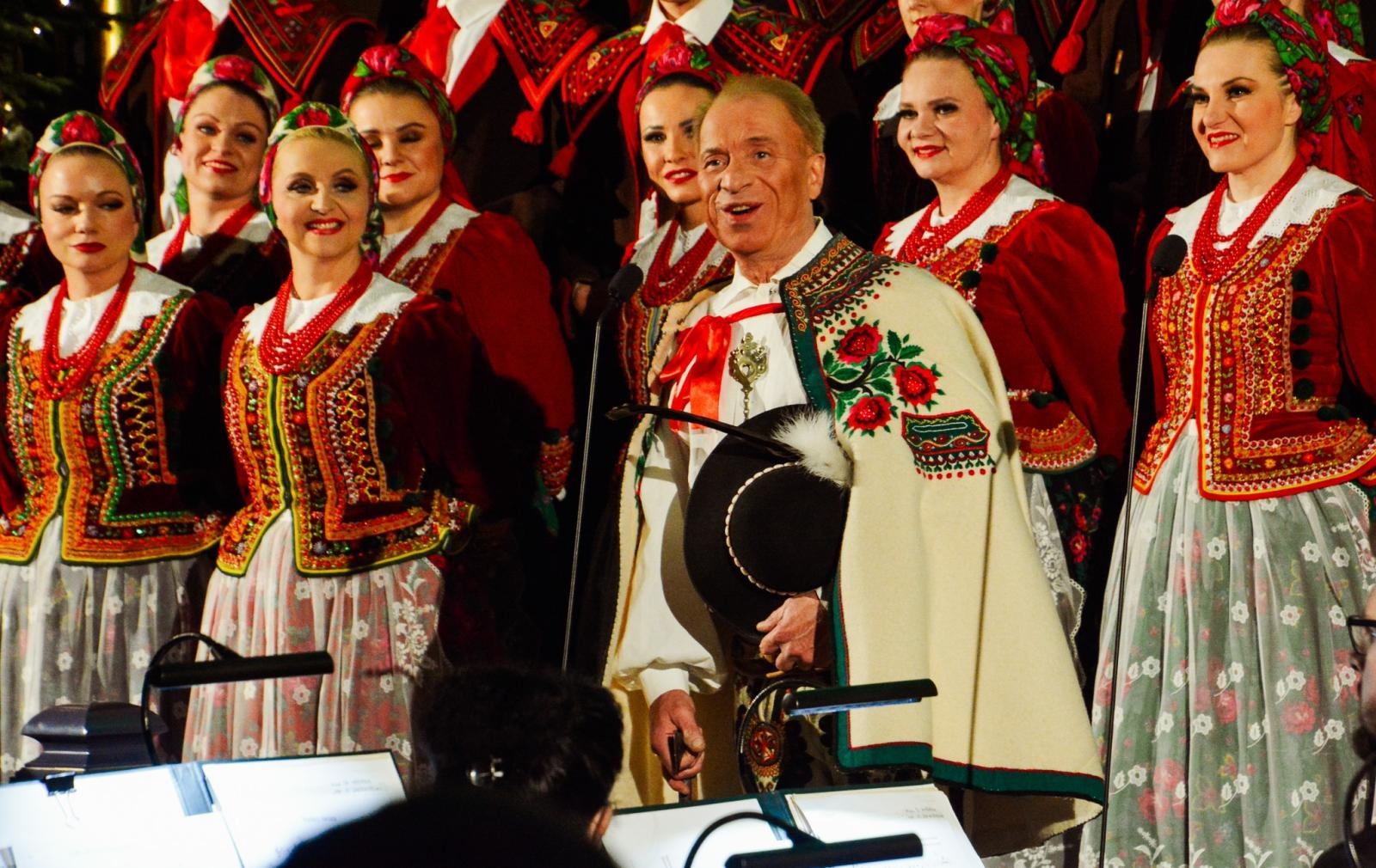 Zdjęcie w galerii na portalu naszraciborz.pl: Cicha noc Zespołu Śląsk zabrzmiała w Raciborzu [FOTO i WIDEO] wiadomości z regionu