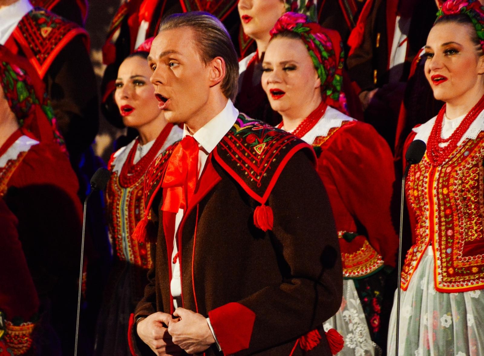 Zdjęcie w galerii na portalu naszraciborz.pl: Cicha noc Zespołu Śląsk zabrzmiała w Raciborzu [FOTO i WIDEO] wiadomości z regionu